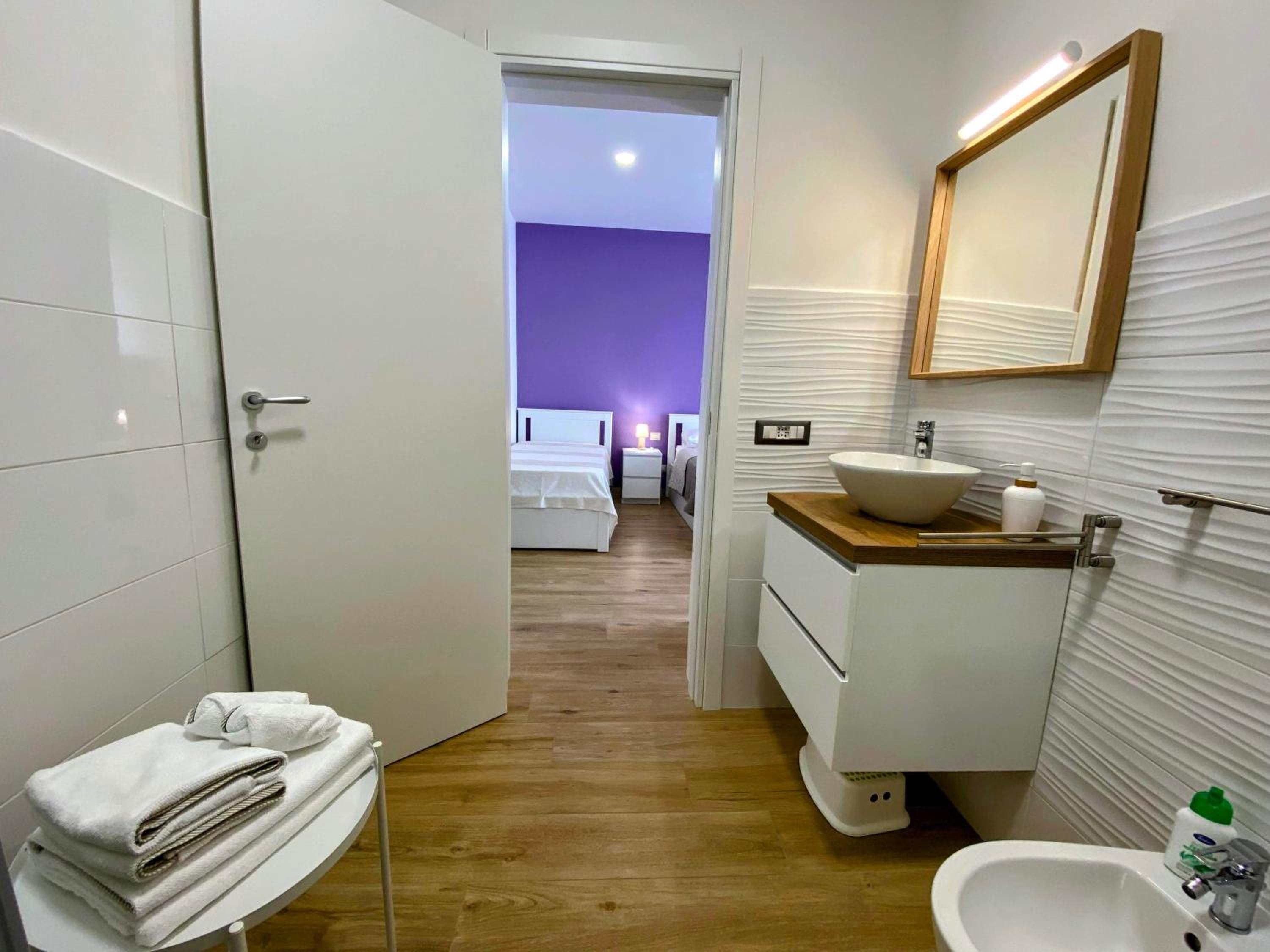 Triple Room with Private Bathroom - Photo 11