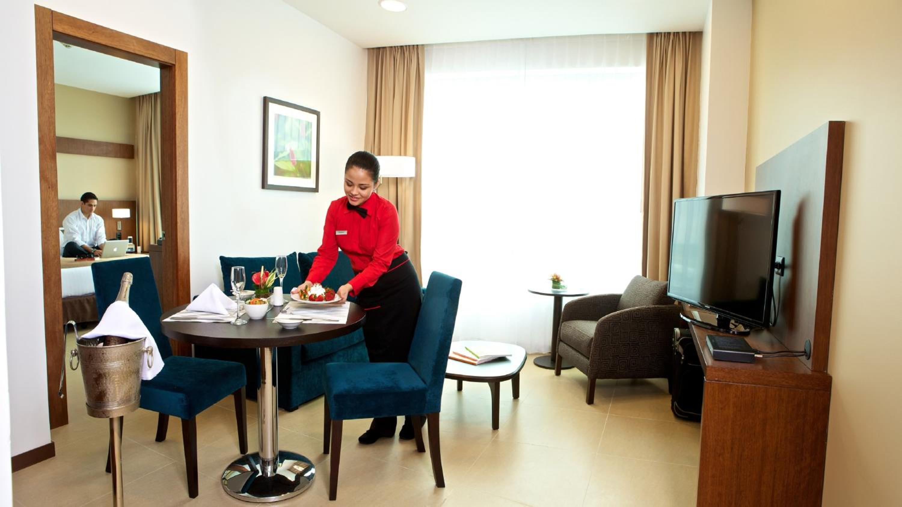 Executive Suite - Non-Smoking