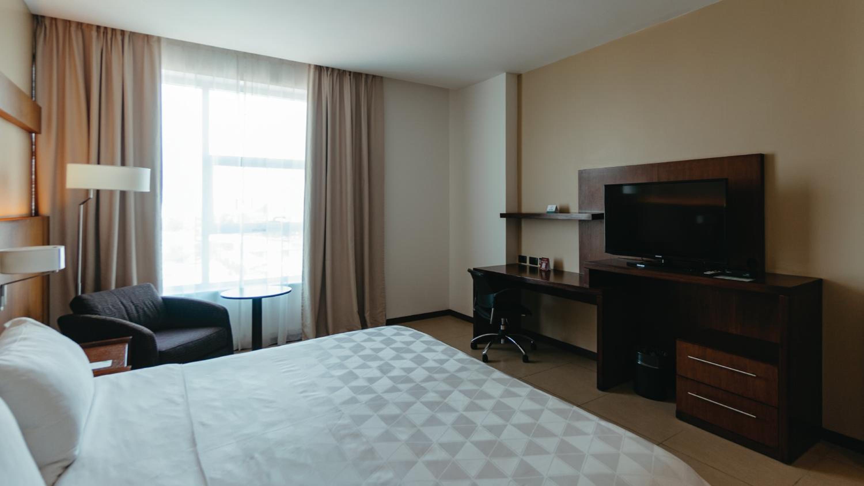 Standard King Room - Accessible