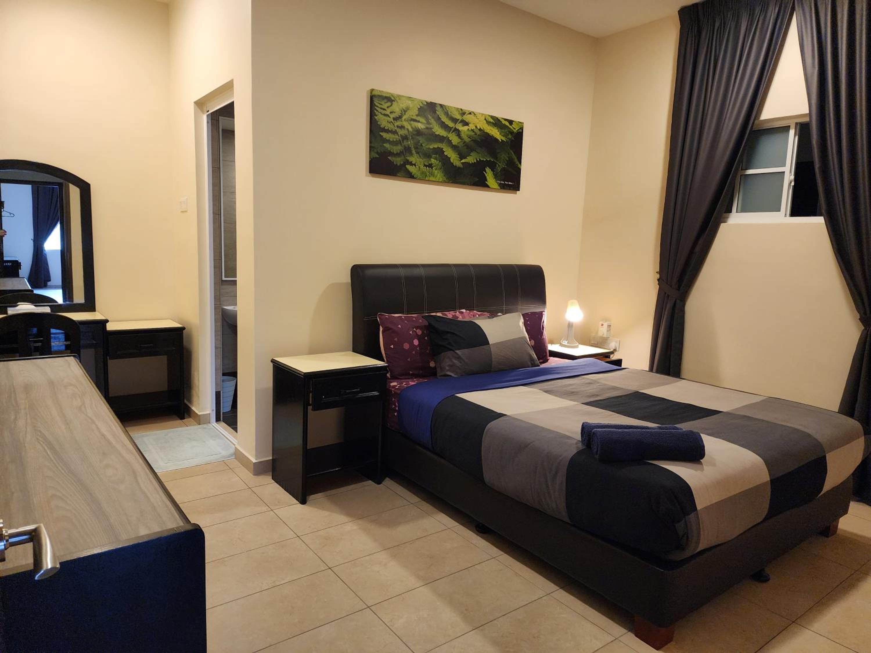 Economy Double Room with Bathroom (2 pers) Windowless