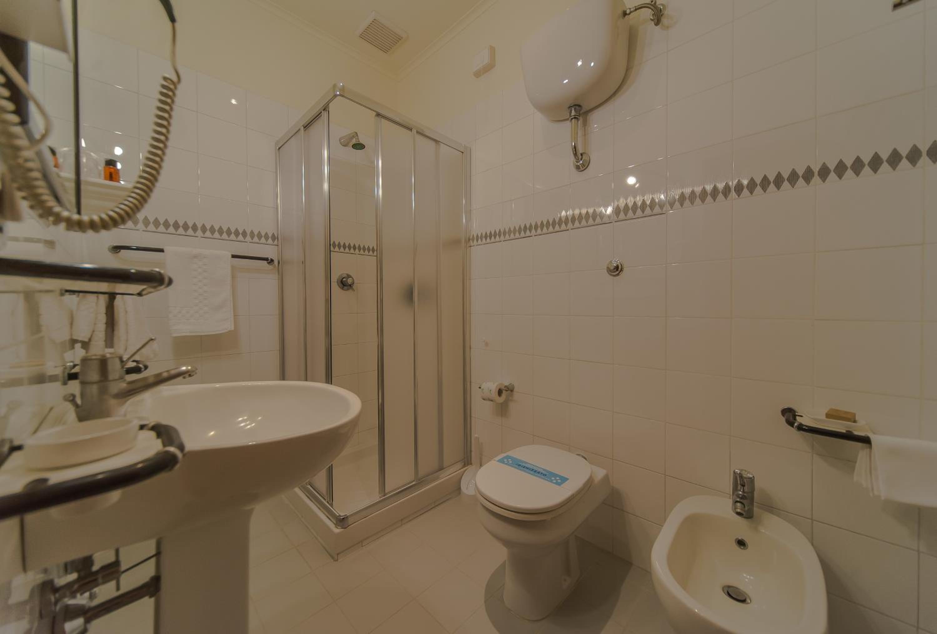 Economy Double or Twin Room - Photo 5