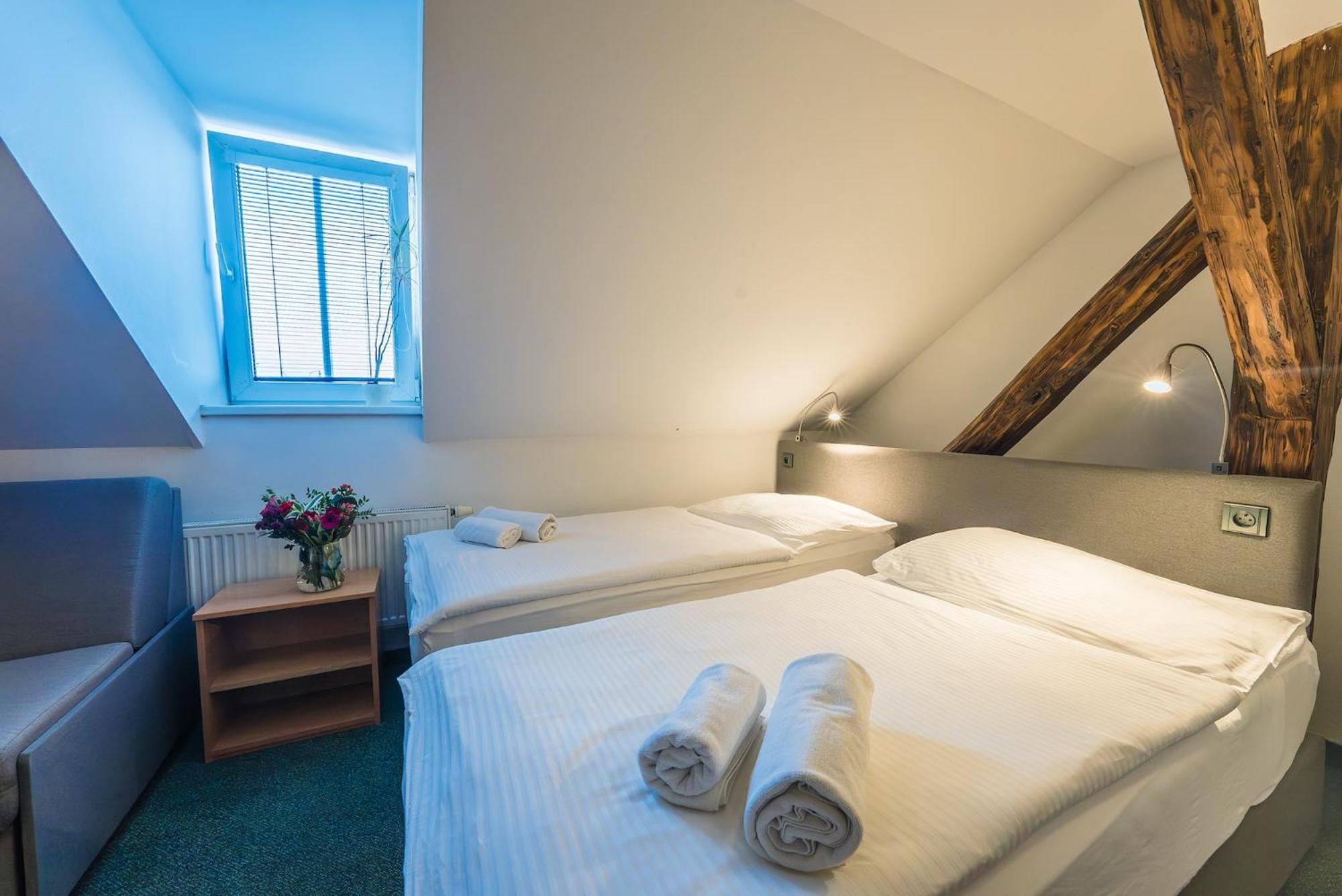 Double Room with Extra Bed photo 2