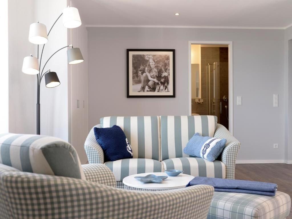 One-Bedroom Apartment with Balcony