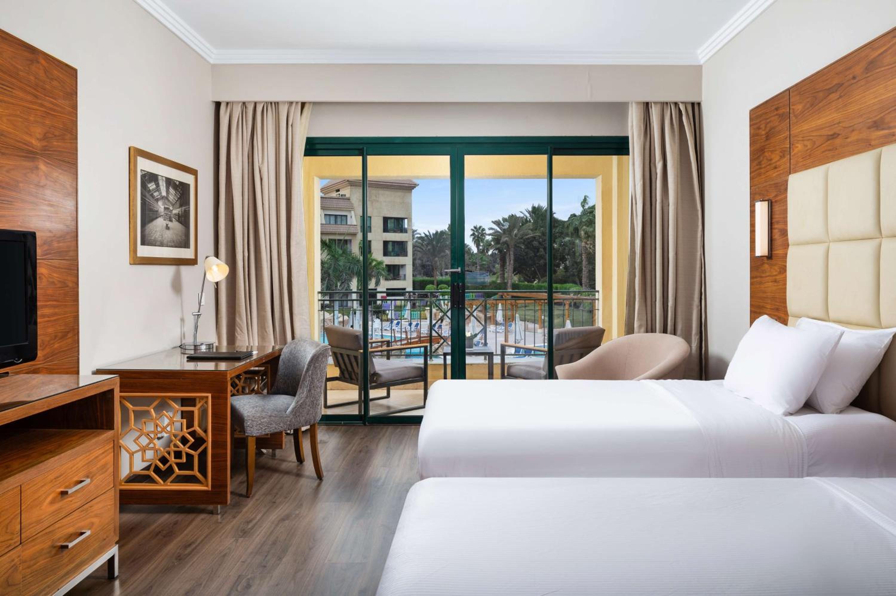 Superior Twin Room with Pool - Photo 6
