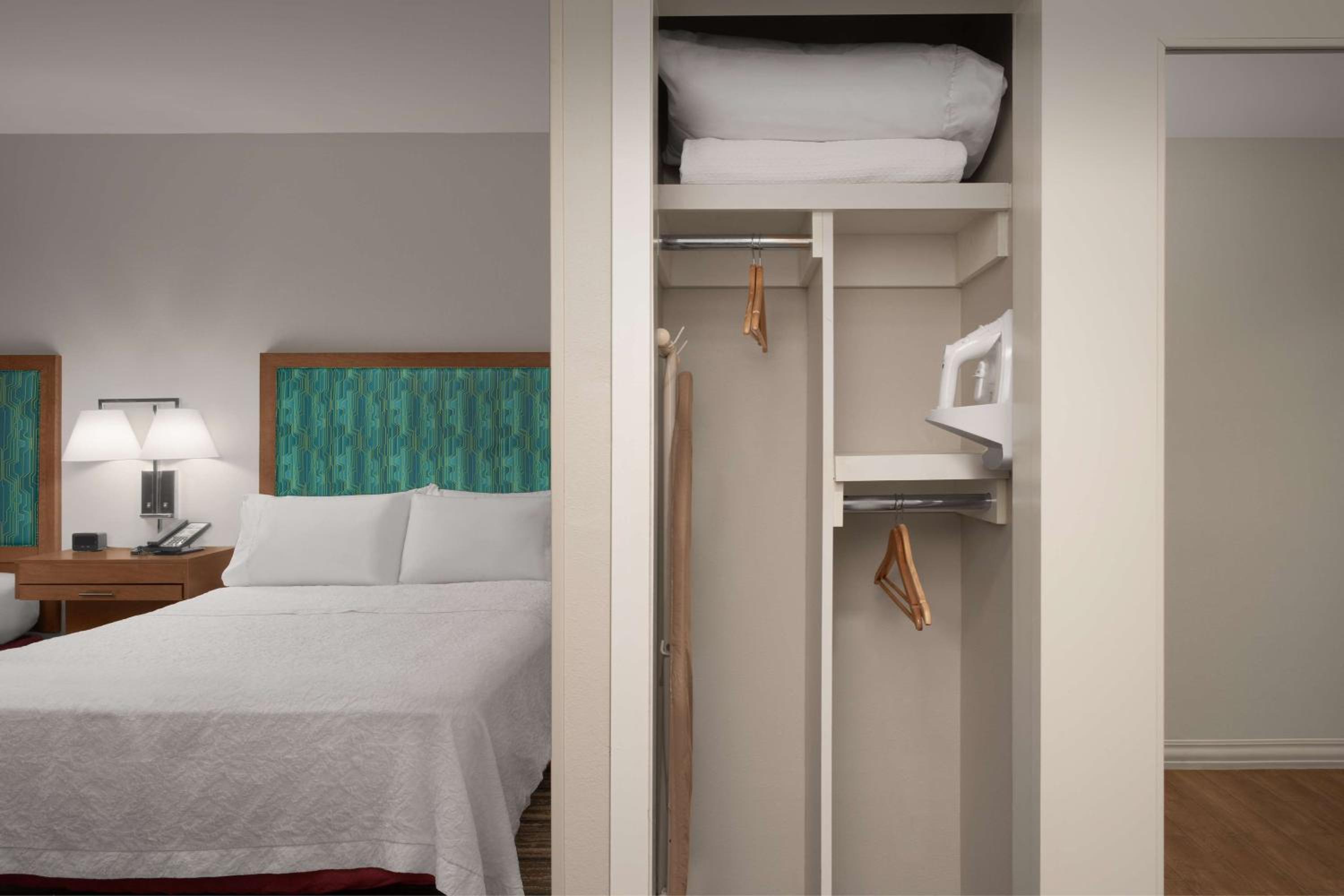 Queen Room with Two Queen Beds - Mobility Access/Non-Smoking photo 1