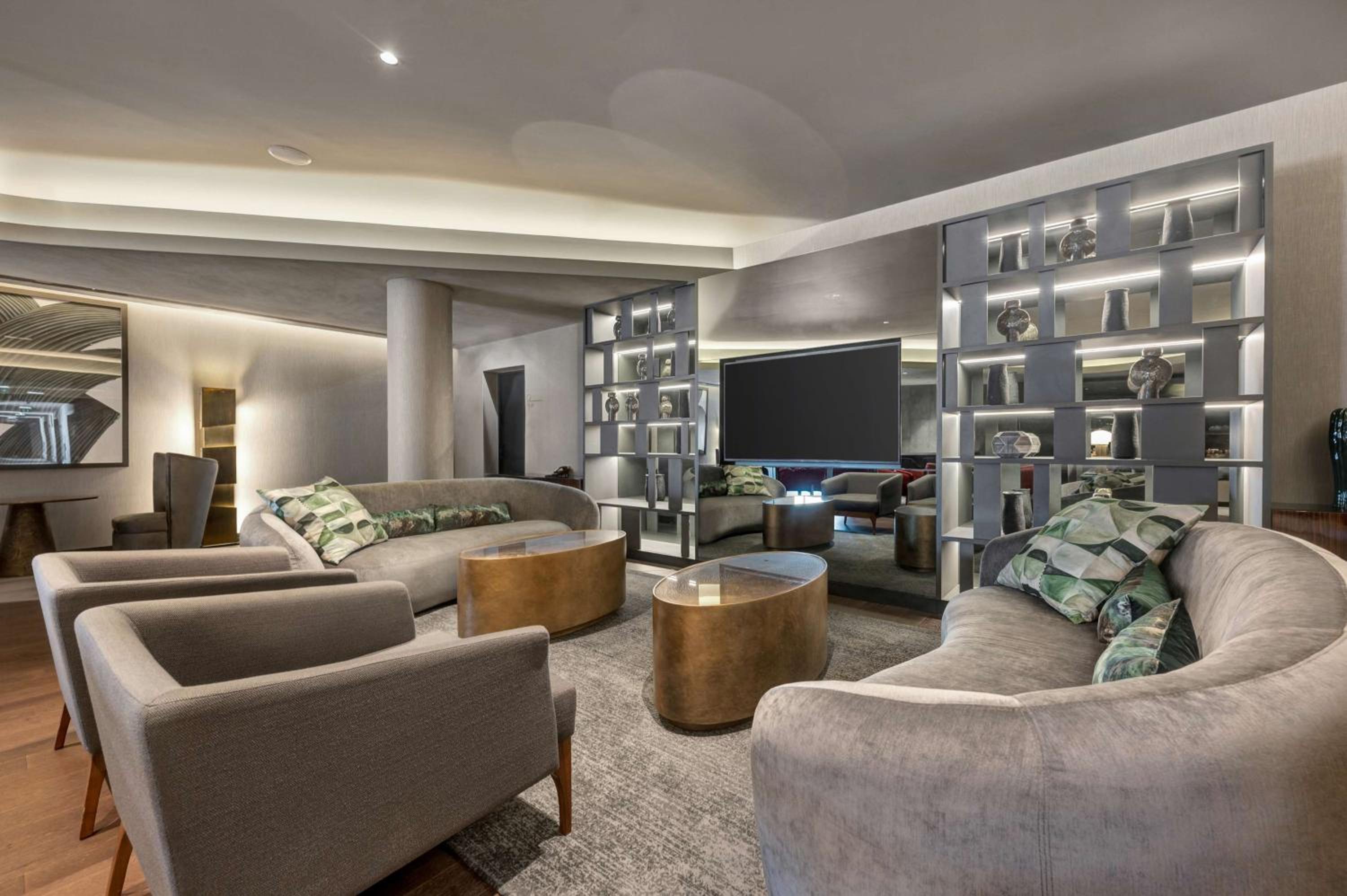 Executive King Room - Photo 3