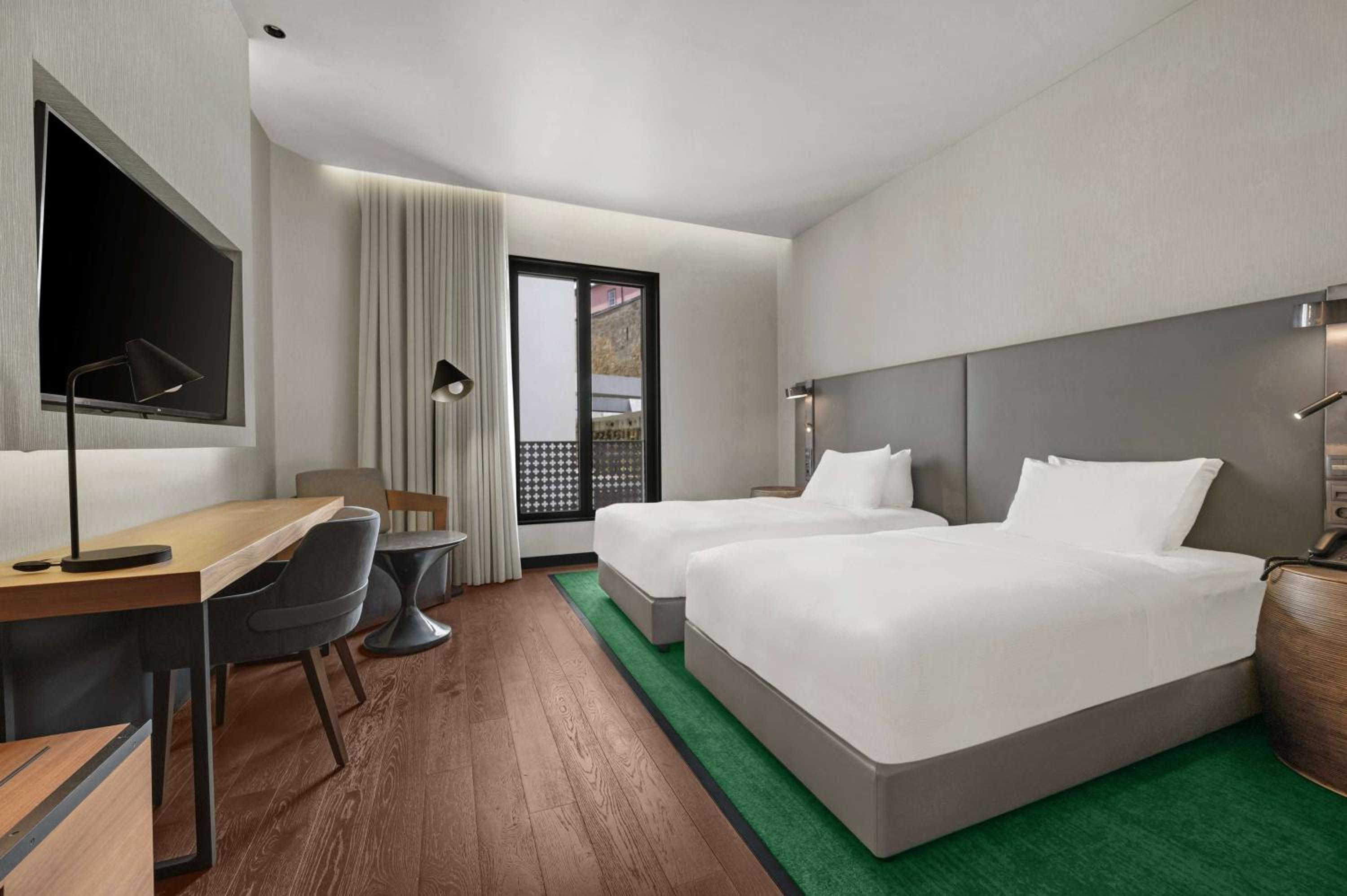 Executive Twin Room - Photo 1