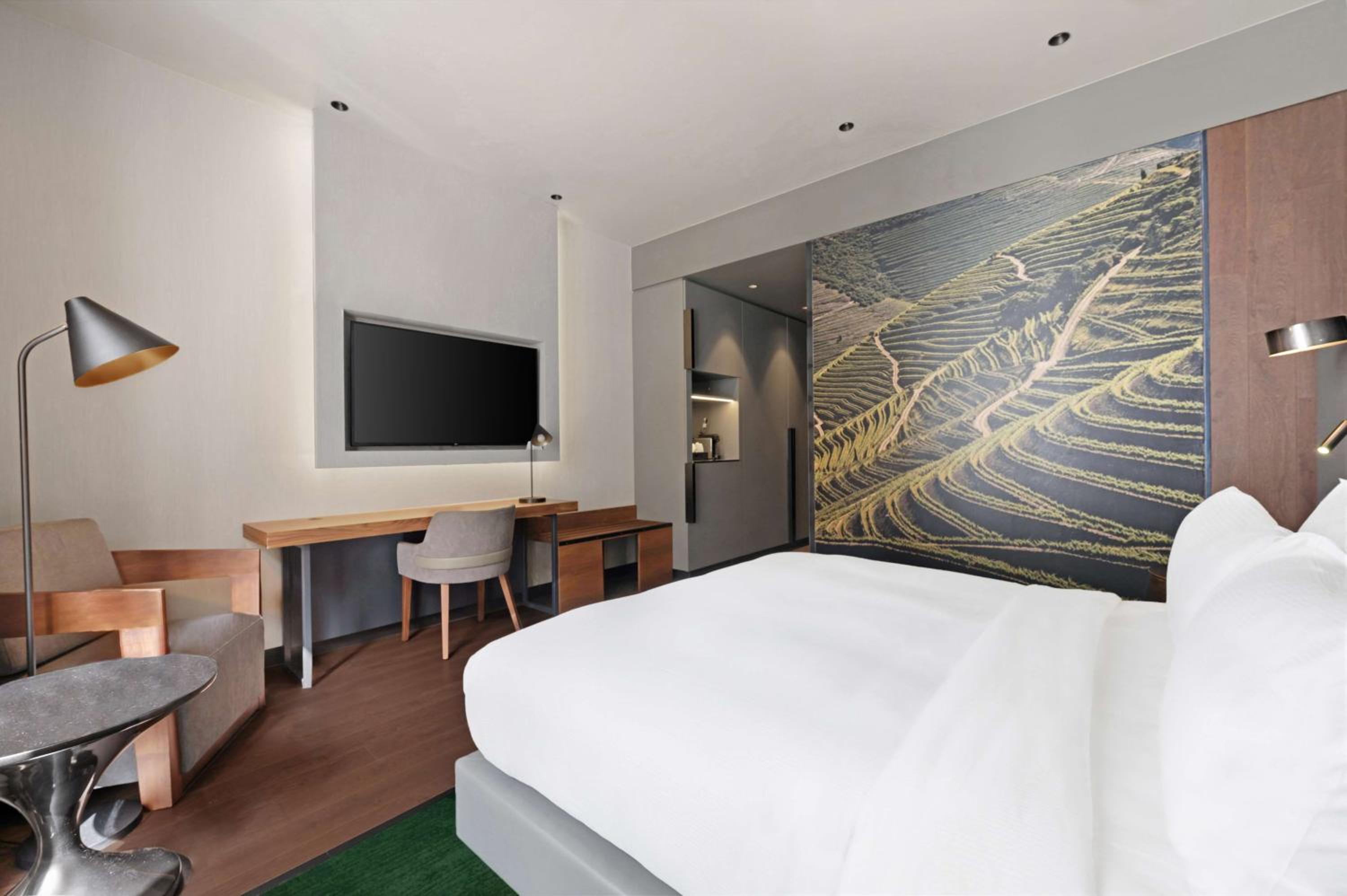 King Guest Room - Photo 2
