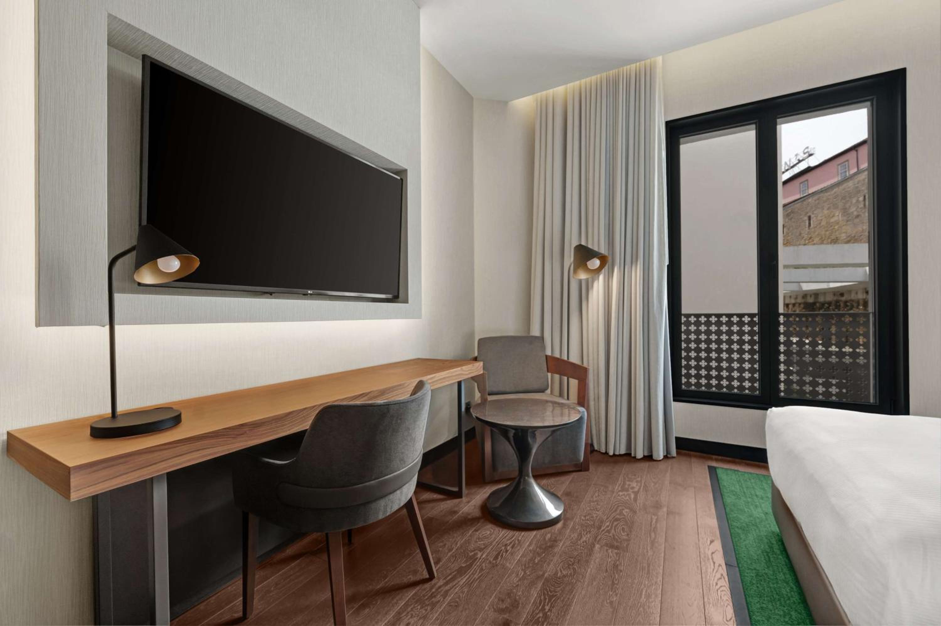 King Guest Room - Photo 3