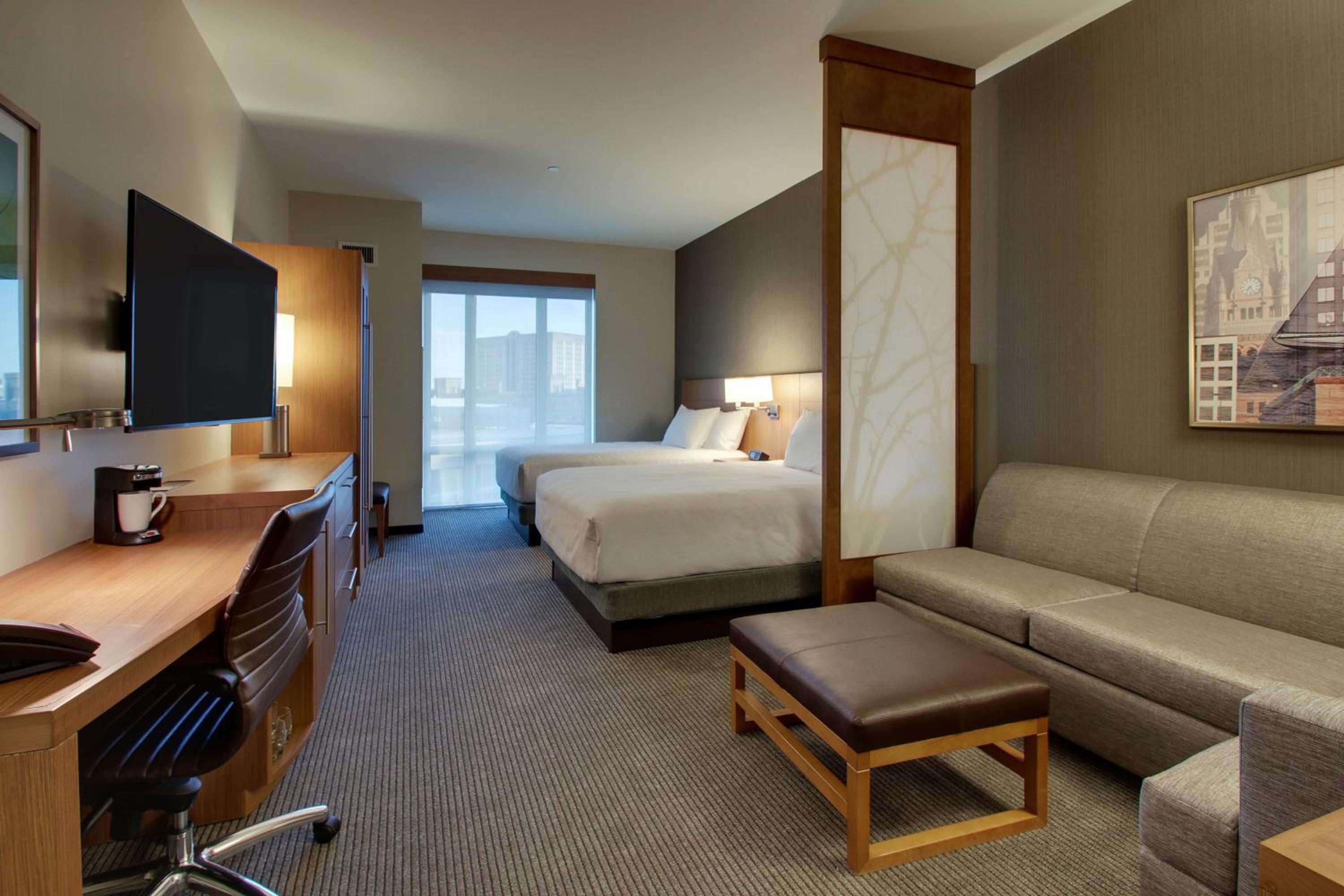 Queen Room with Two Queen Beds and Sofa Bed - High Floor