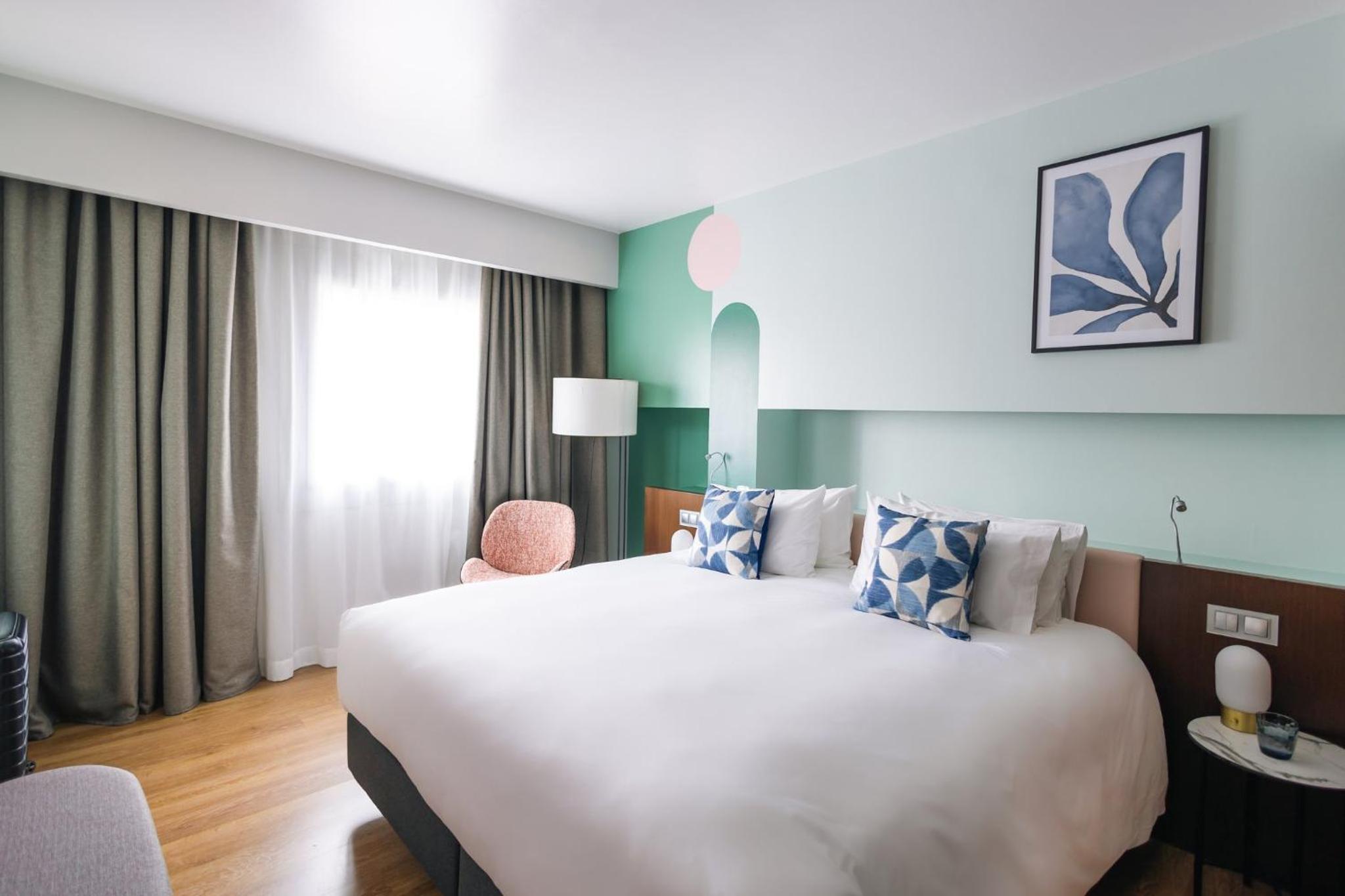 King Suite with Sofa Bed - Photo 3