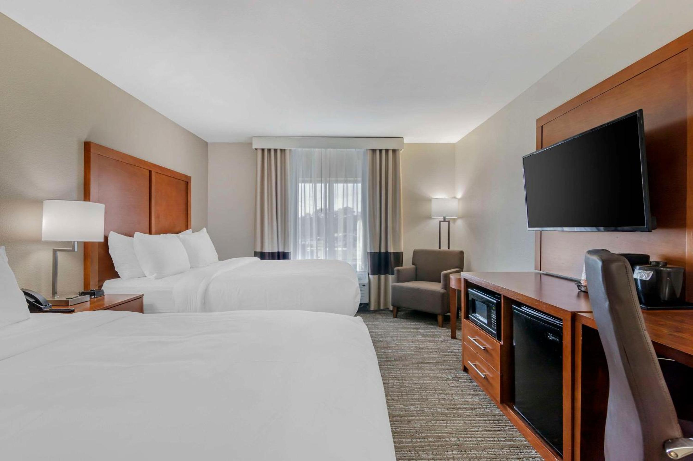 Standard Queen Room with Two Queen Beds - Non Smoking  - Photo 1