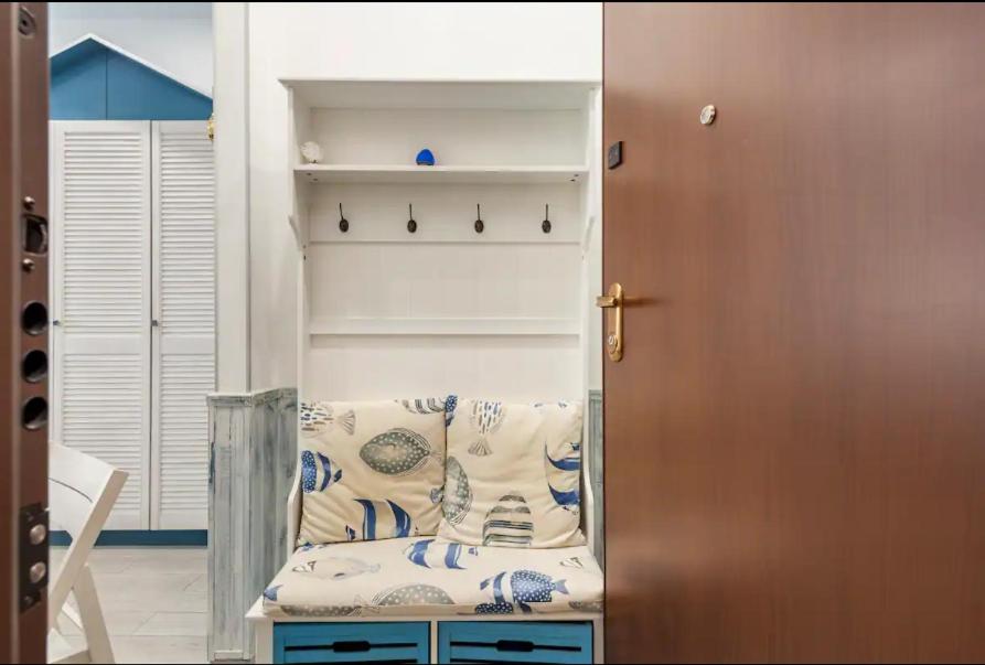 One-Bedroom Apartment photo 3