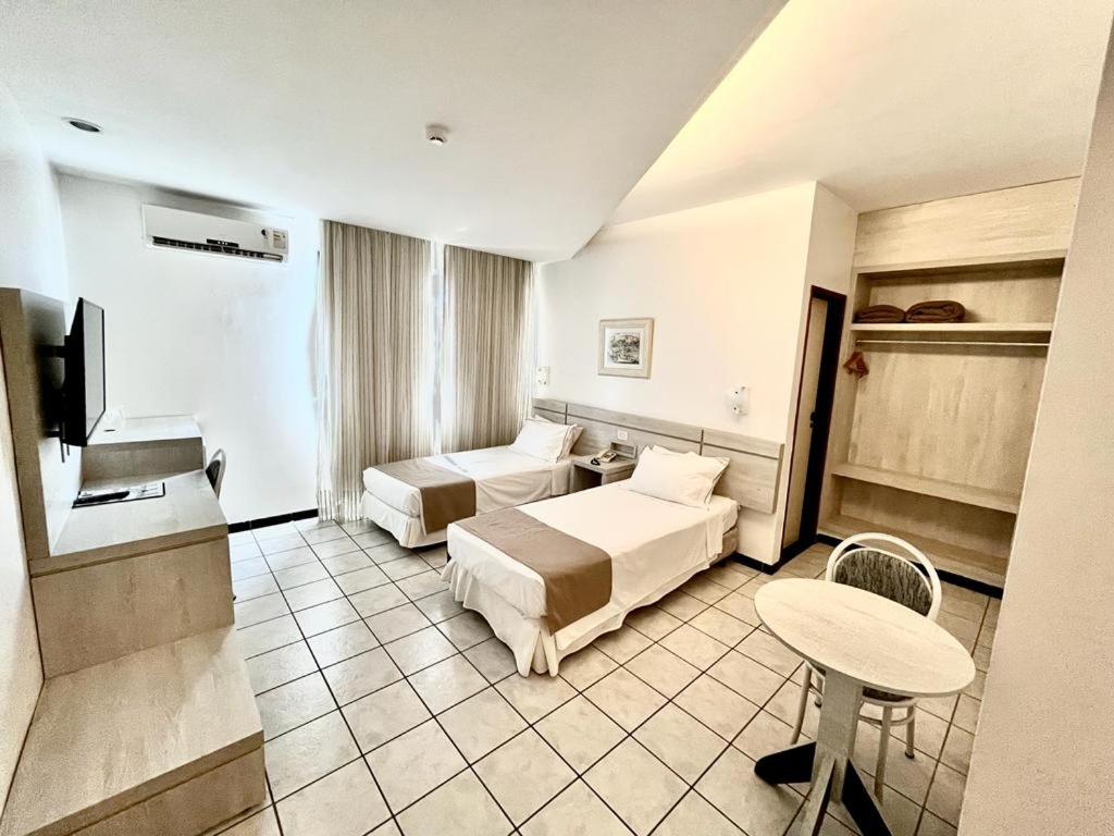 Standard Double or Twin Room - Photo 6
