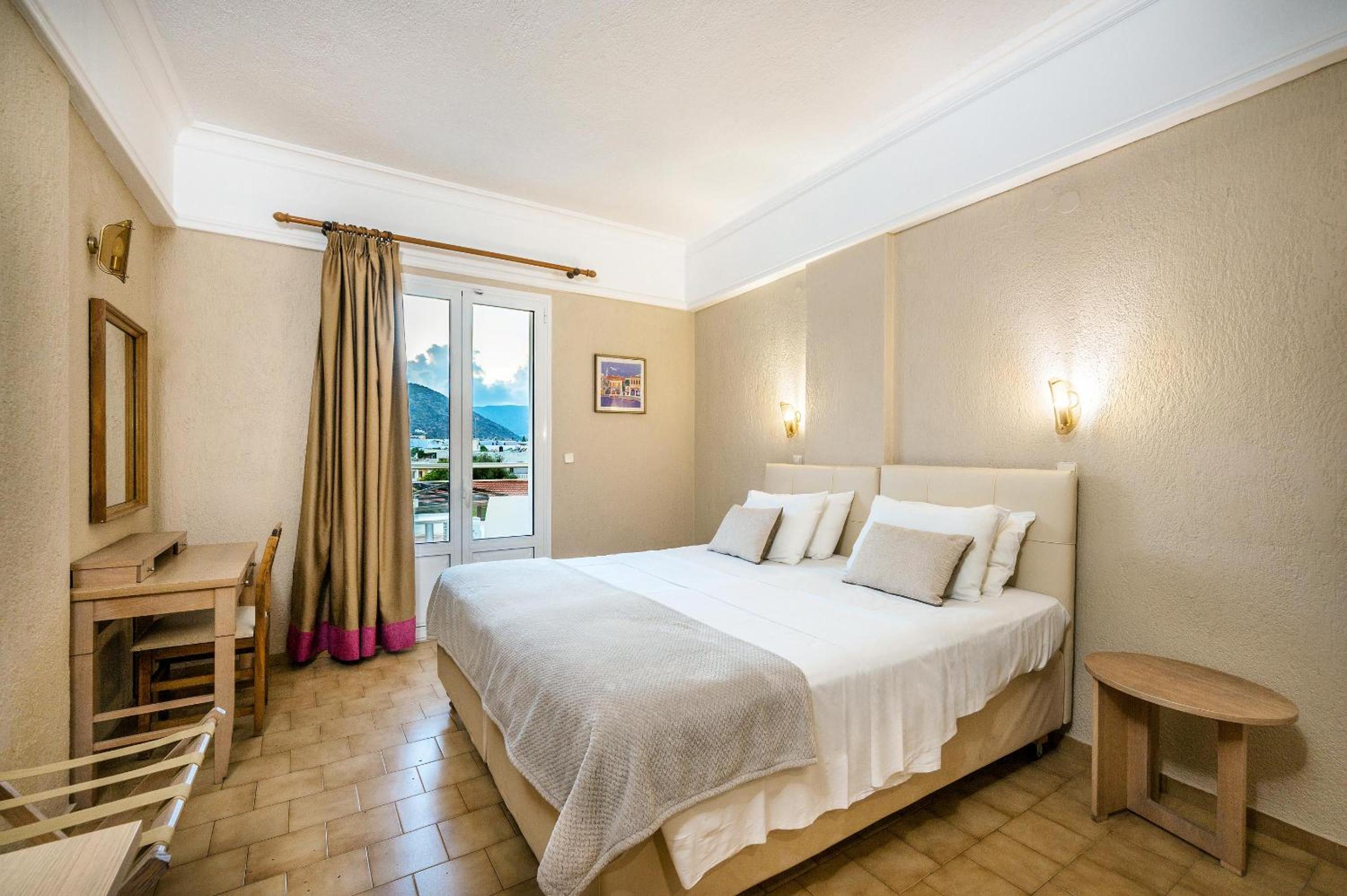Double or Twin Room - Photo 3