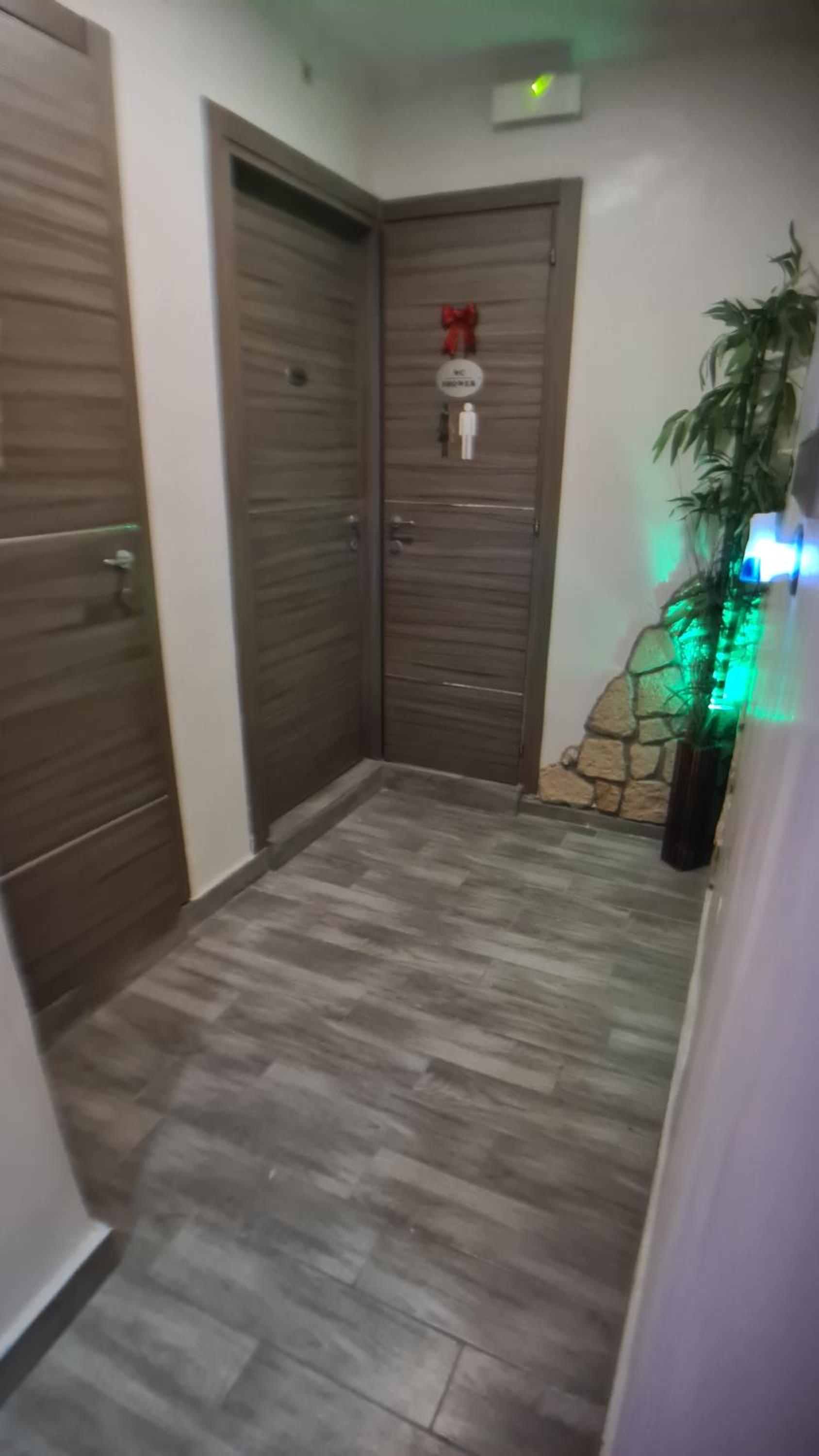 Economy Quadruple Room with Shared Bathroom photo 2
