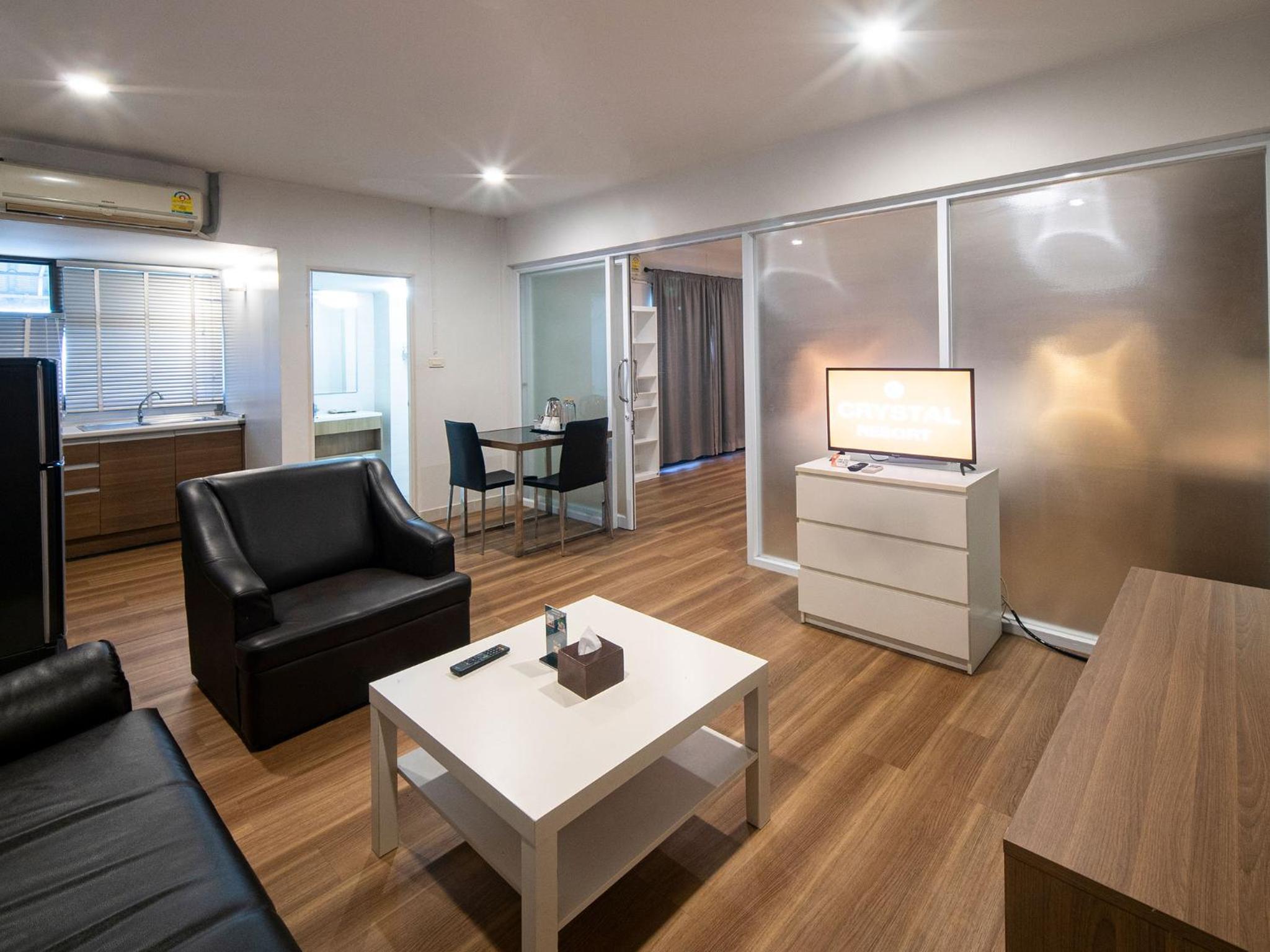 Suite - Photo 6