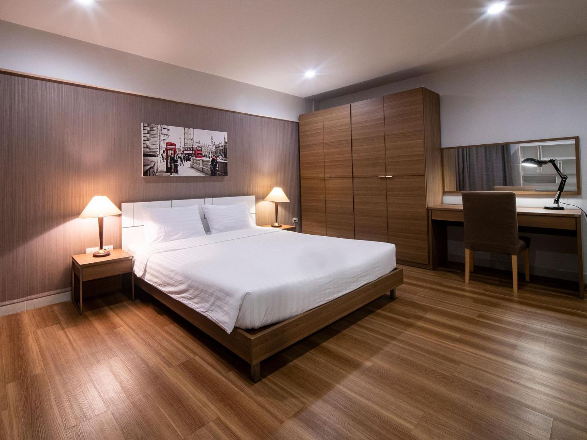 Suite - Photo 2
