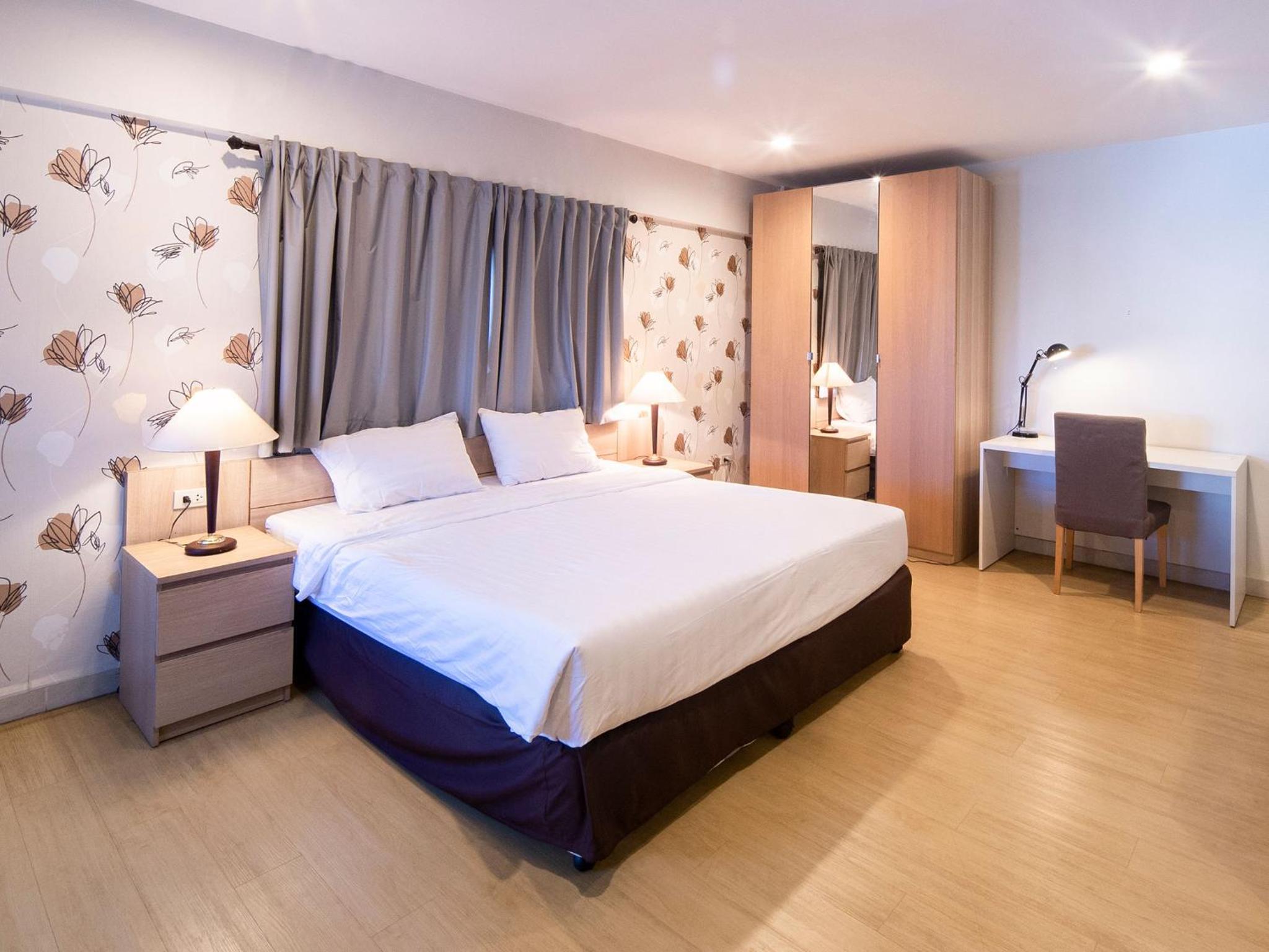 Suite - Photo 3