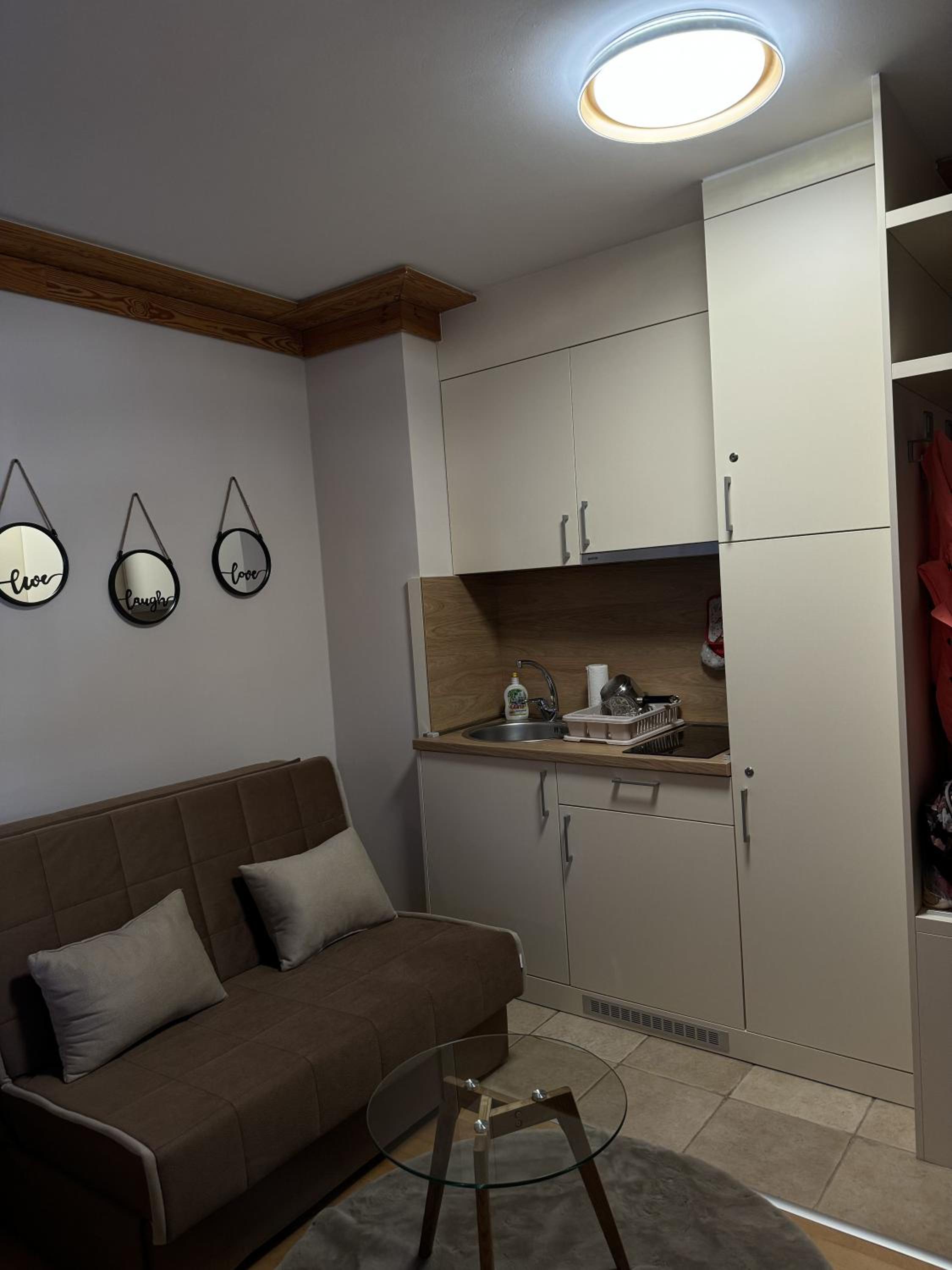 Apartment With Mountain View photo 3