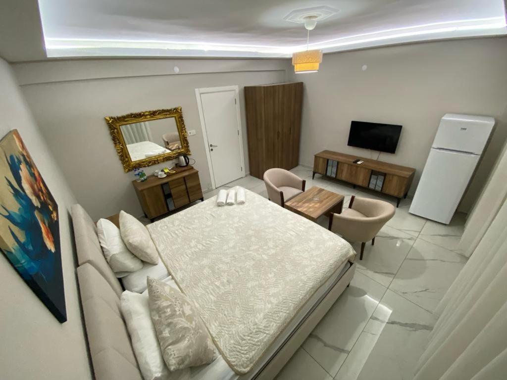 Apartment photo 2