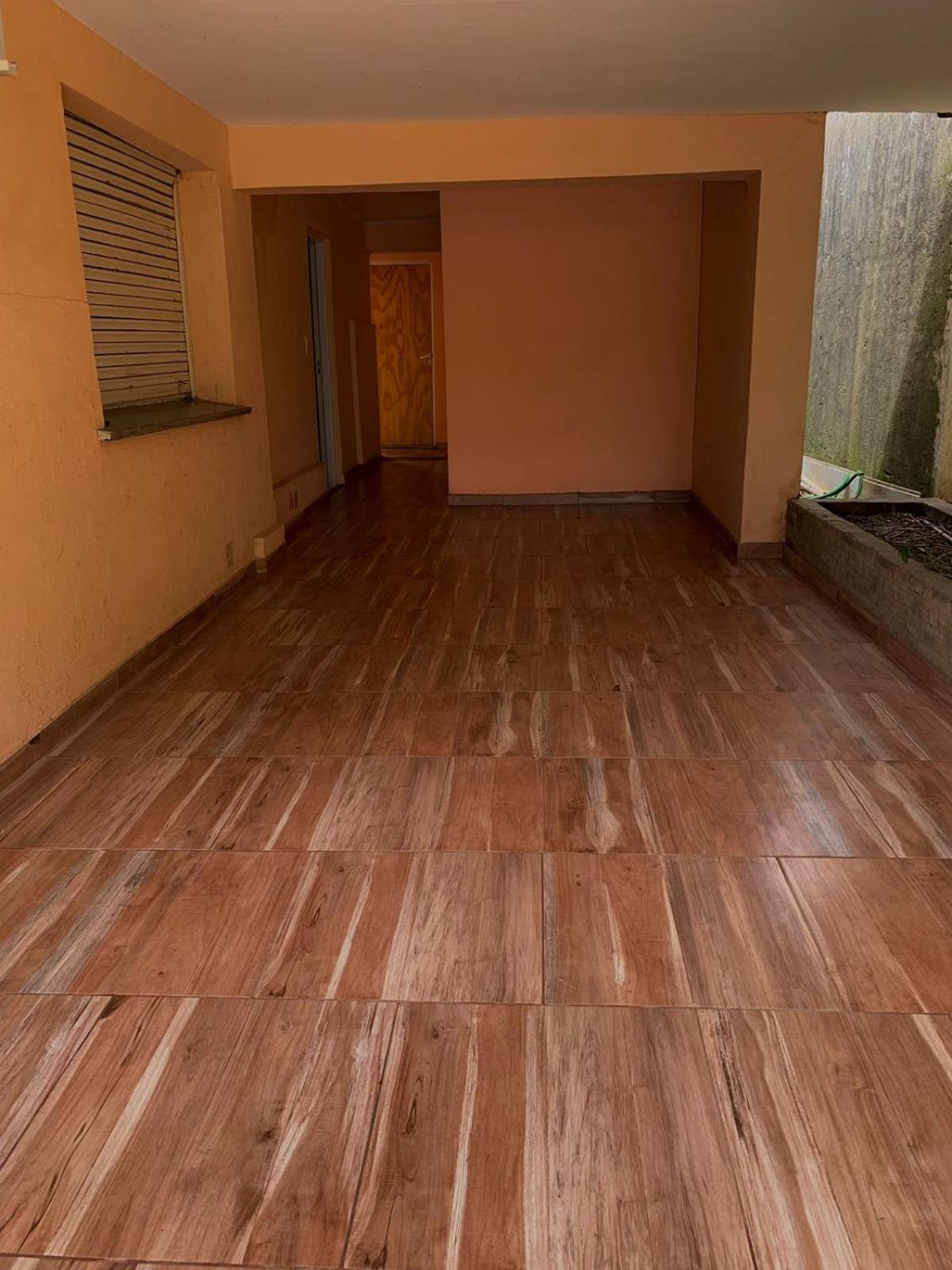 Four-Bedroom House photo 2