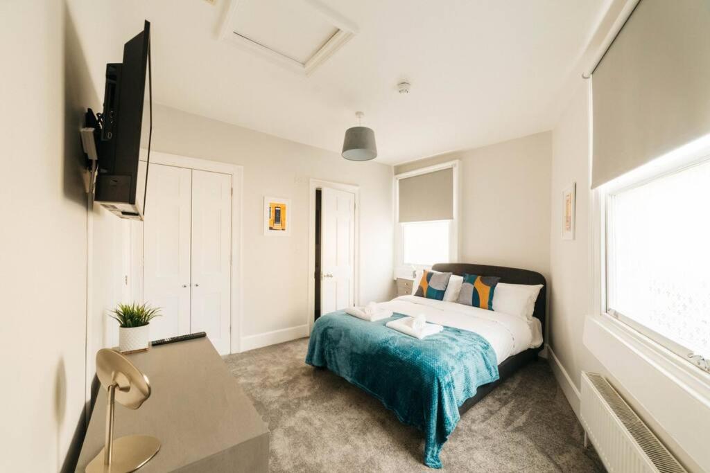 Four-Bedroom House photo 1