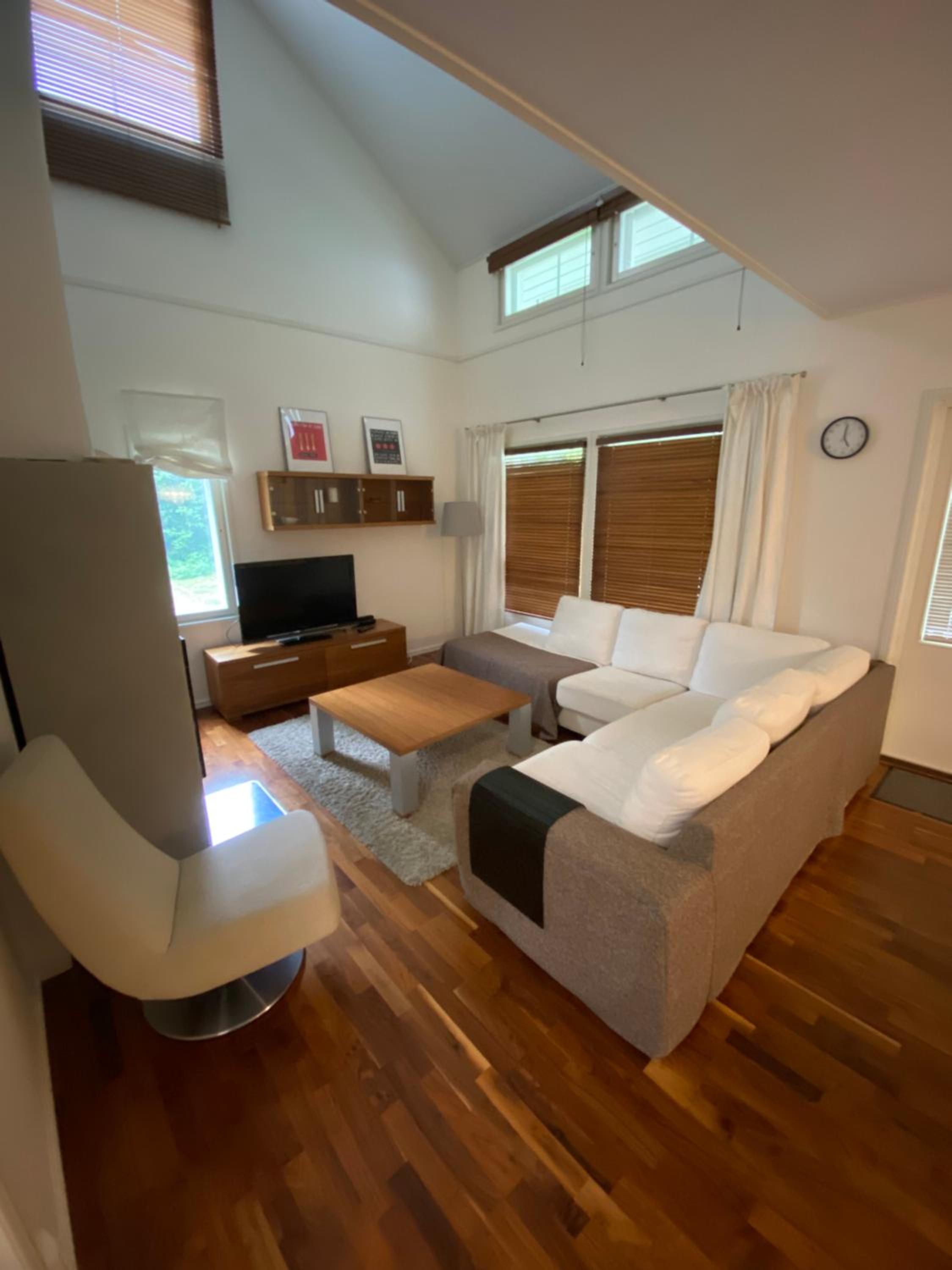 Three-Bedroom Apartment - Photo 8