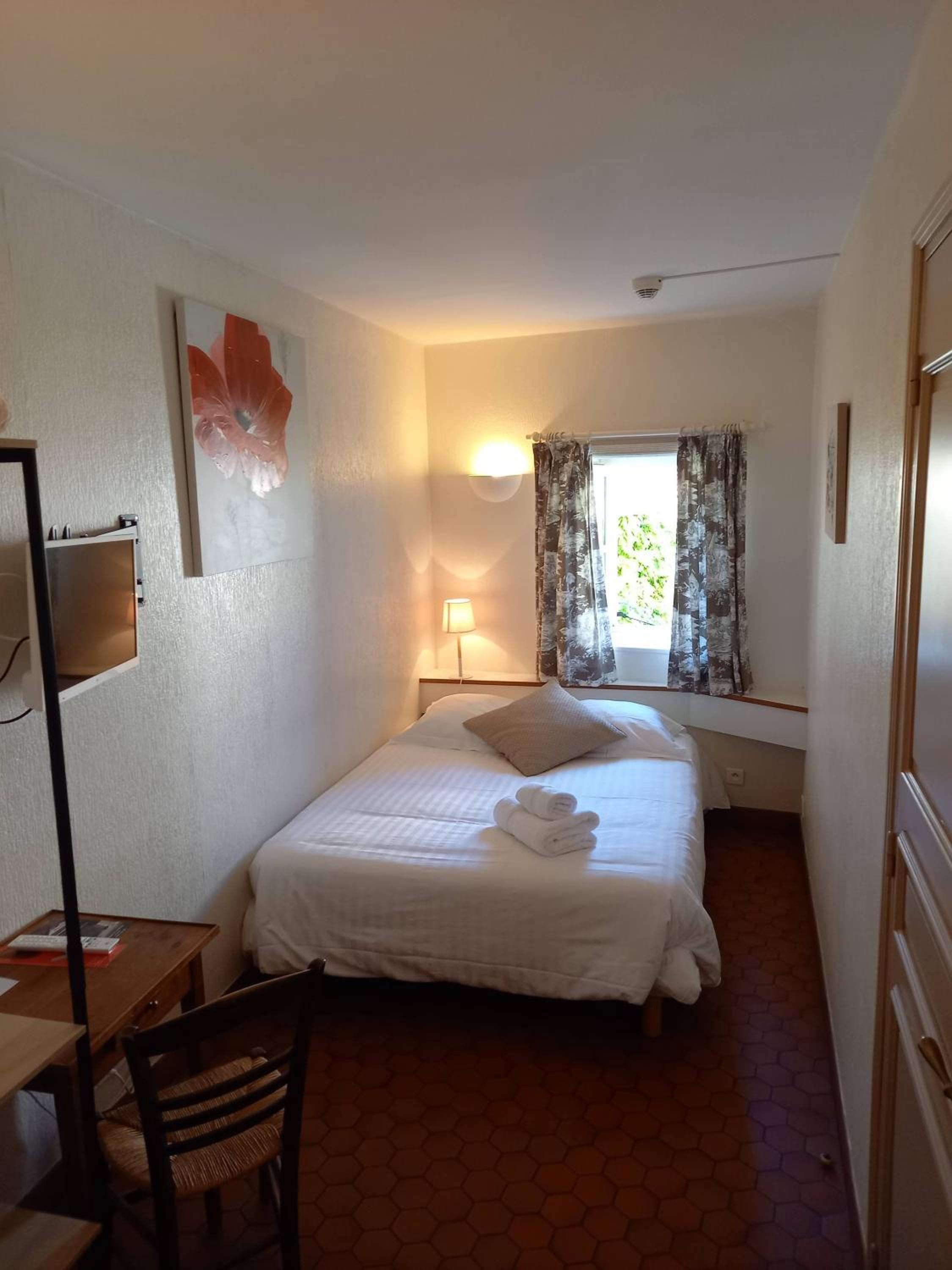 Single Room photo 2