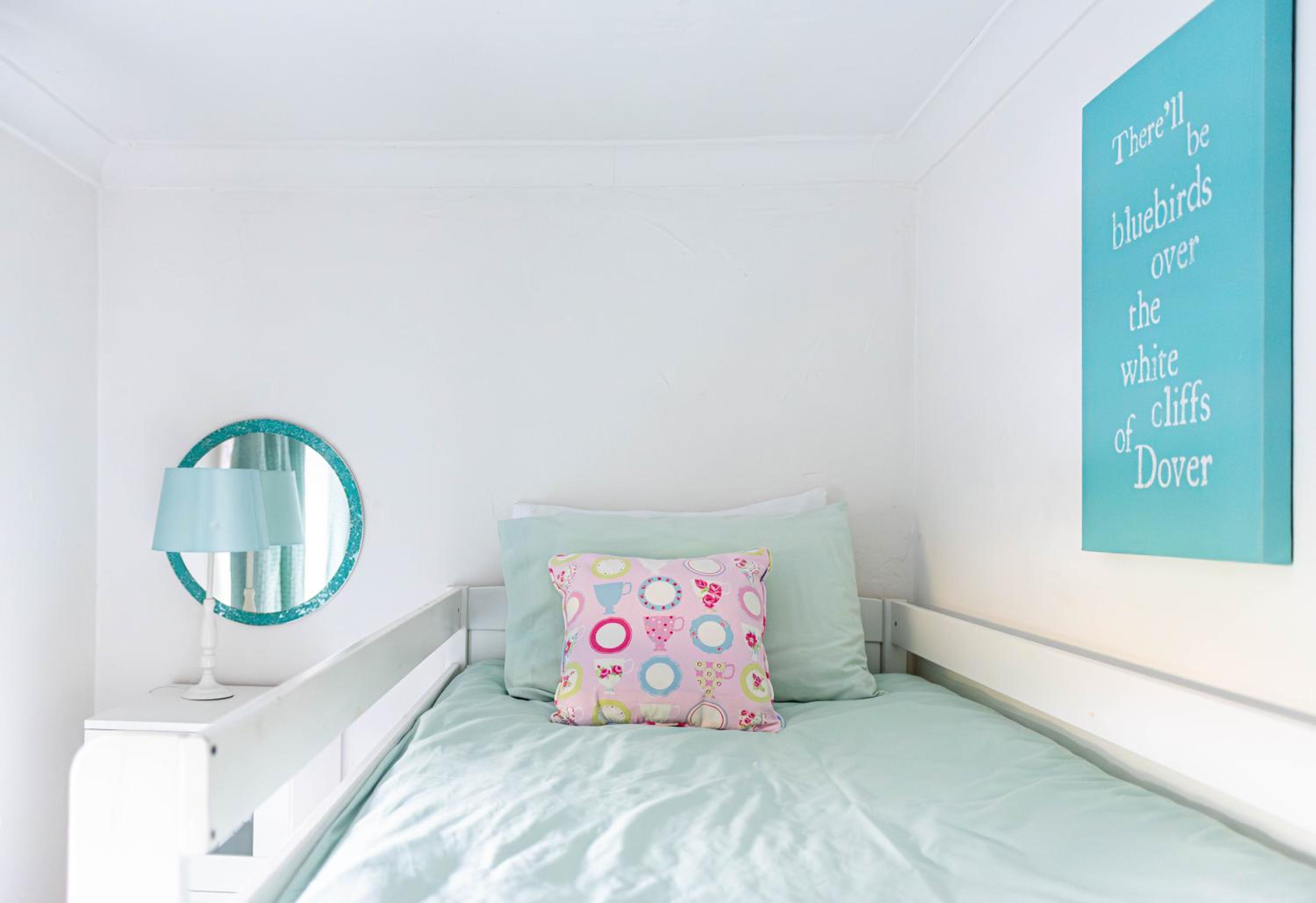 Four-Bedroom House - Photo 10