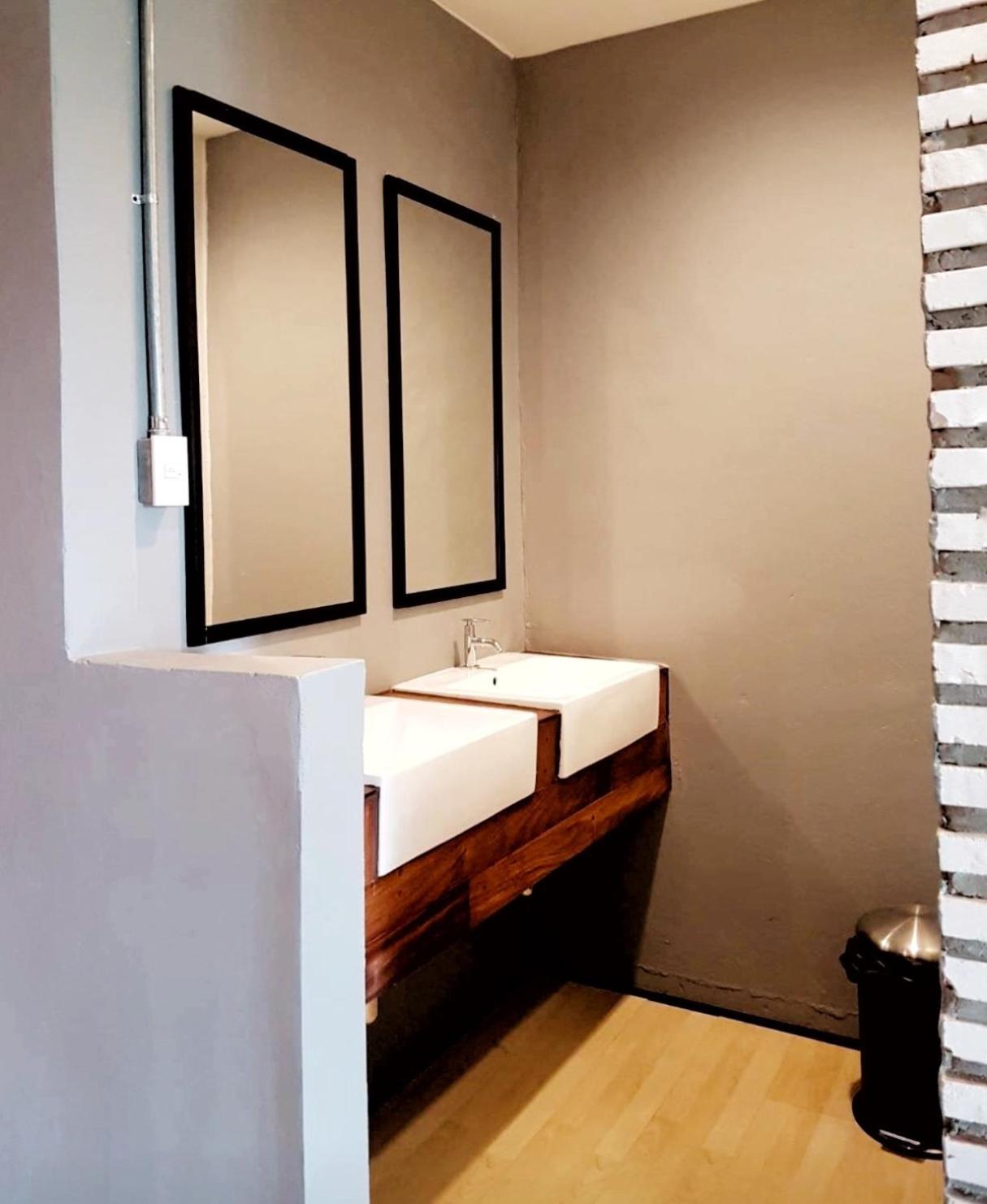 Standard Double Room with Shared Bathroom photo 2