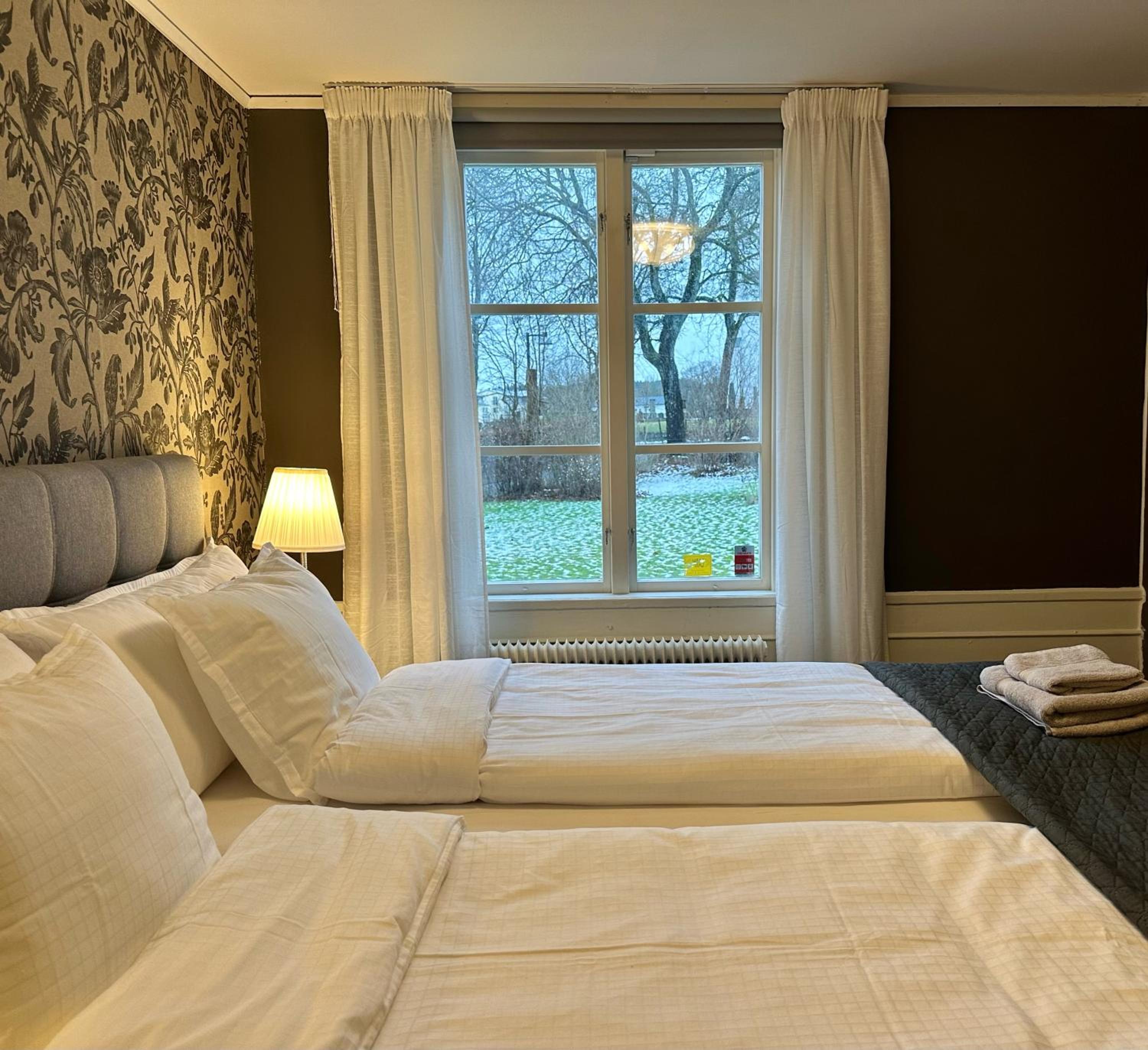 Double Room with Shared Bathroom photo 3