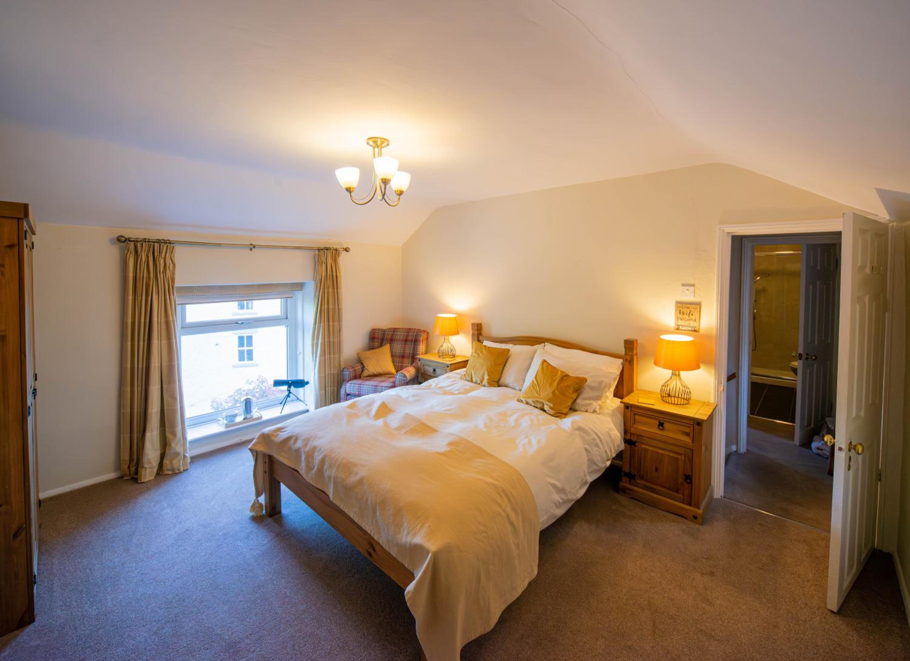 Four-Bedroom House - Photo 13