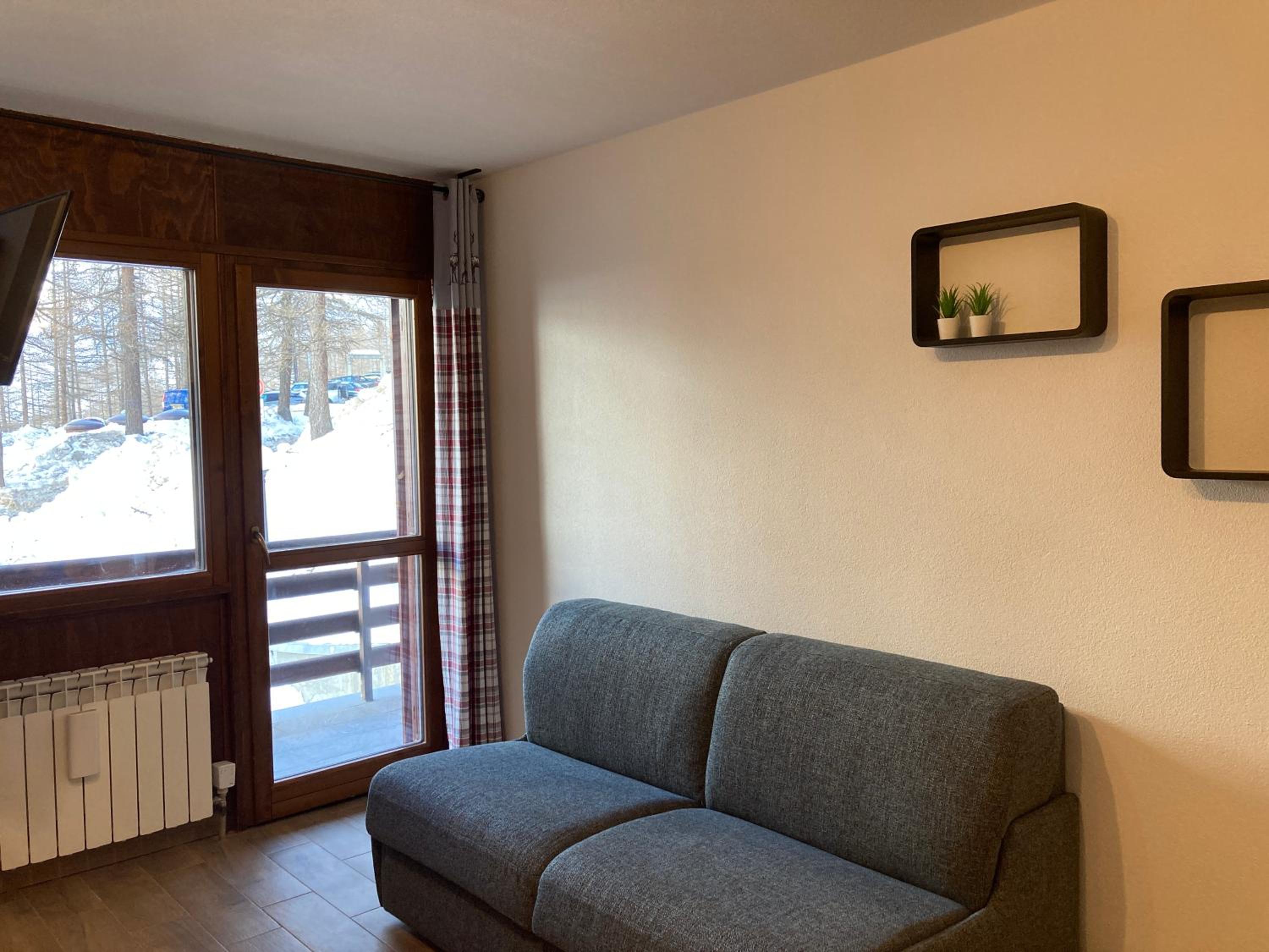 Apartment with Mountain View photo 3