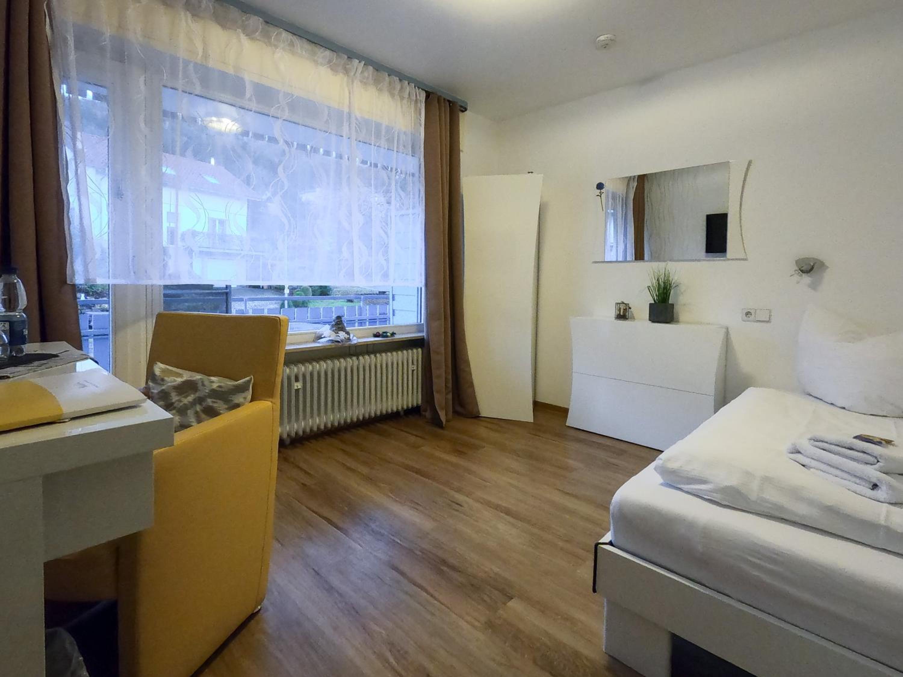 Single Room photo 3