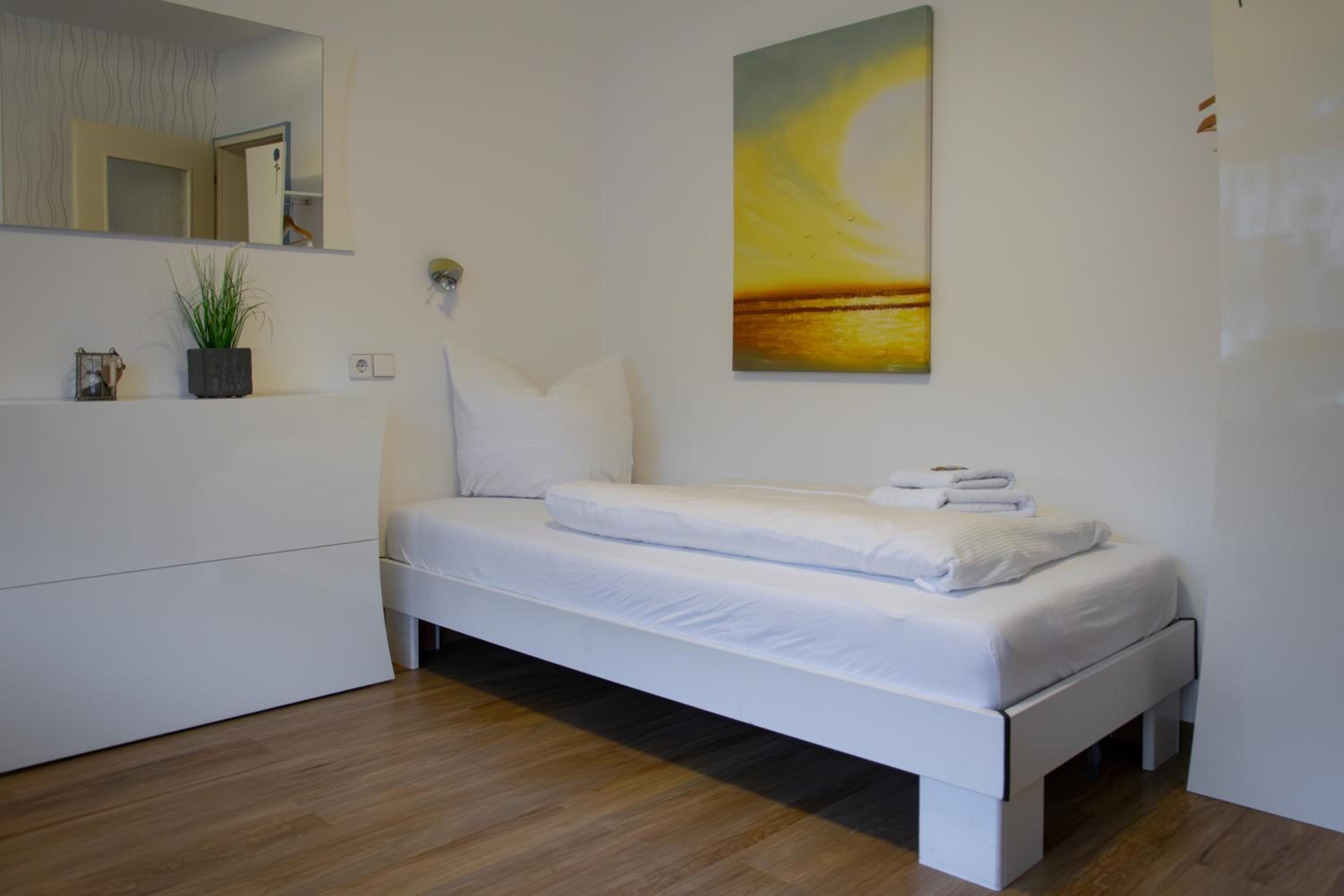 Single Room photo 2