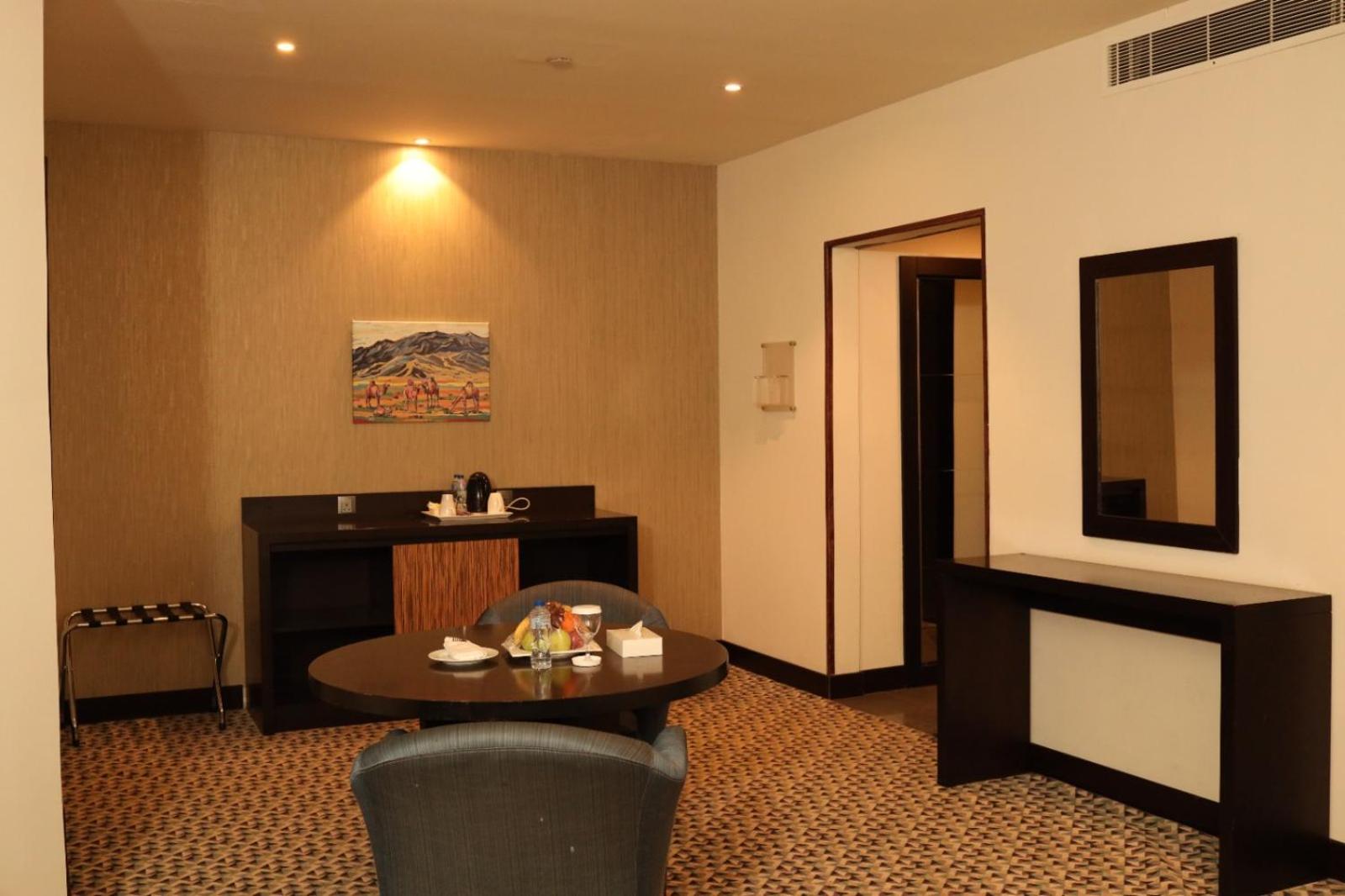 Two-Bedroom Suite - Photo 9