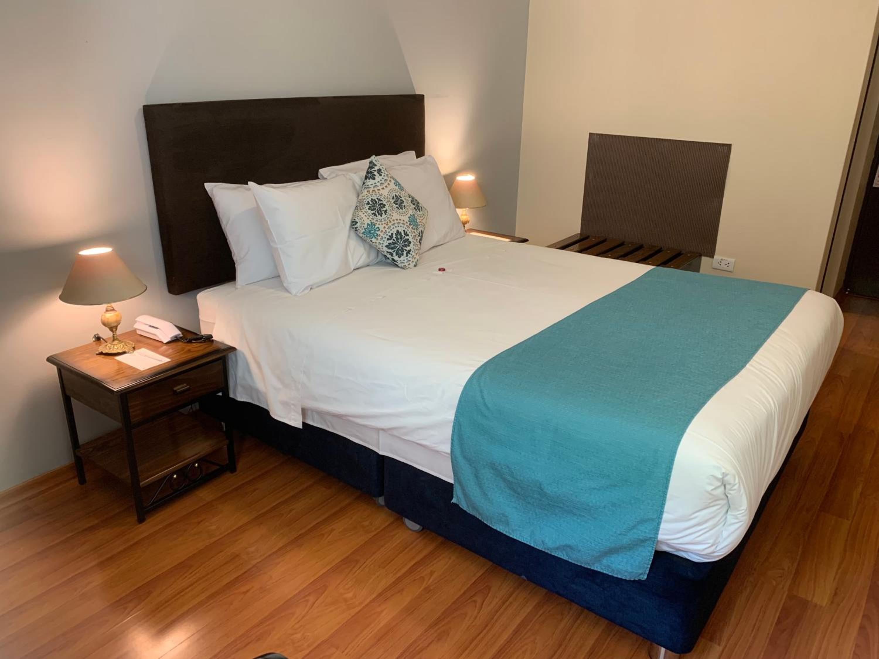 Double Room - Photo 7