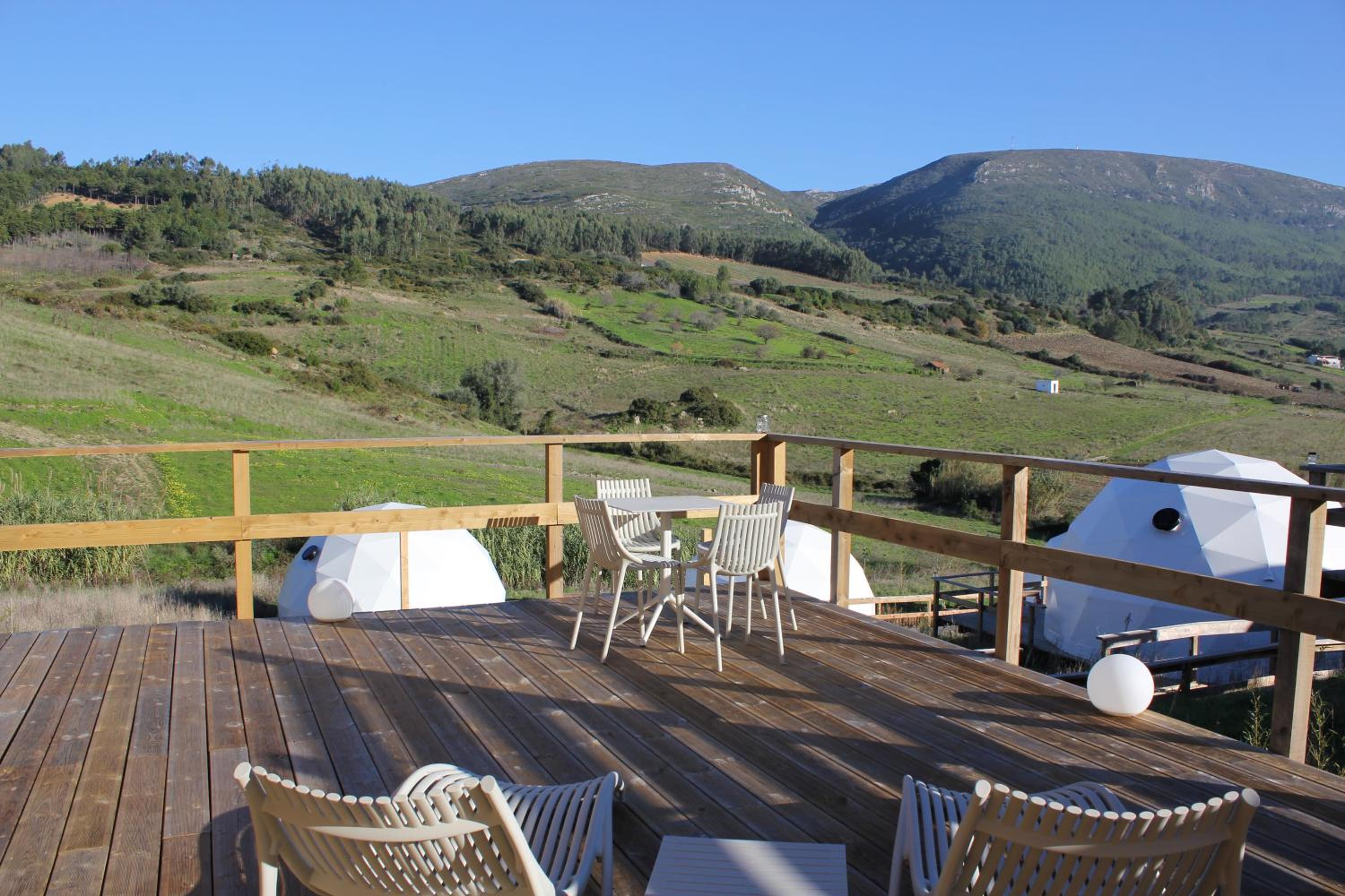 Deluxe Double Room with Balcony - Photo 6