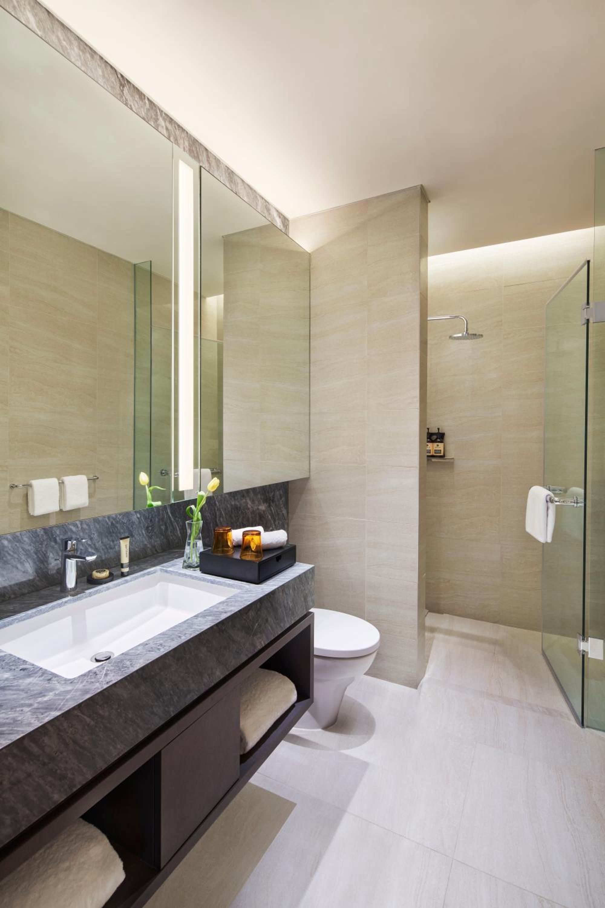 One-Bedroom Suite King - Photo 2
