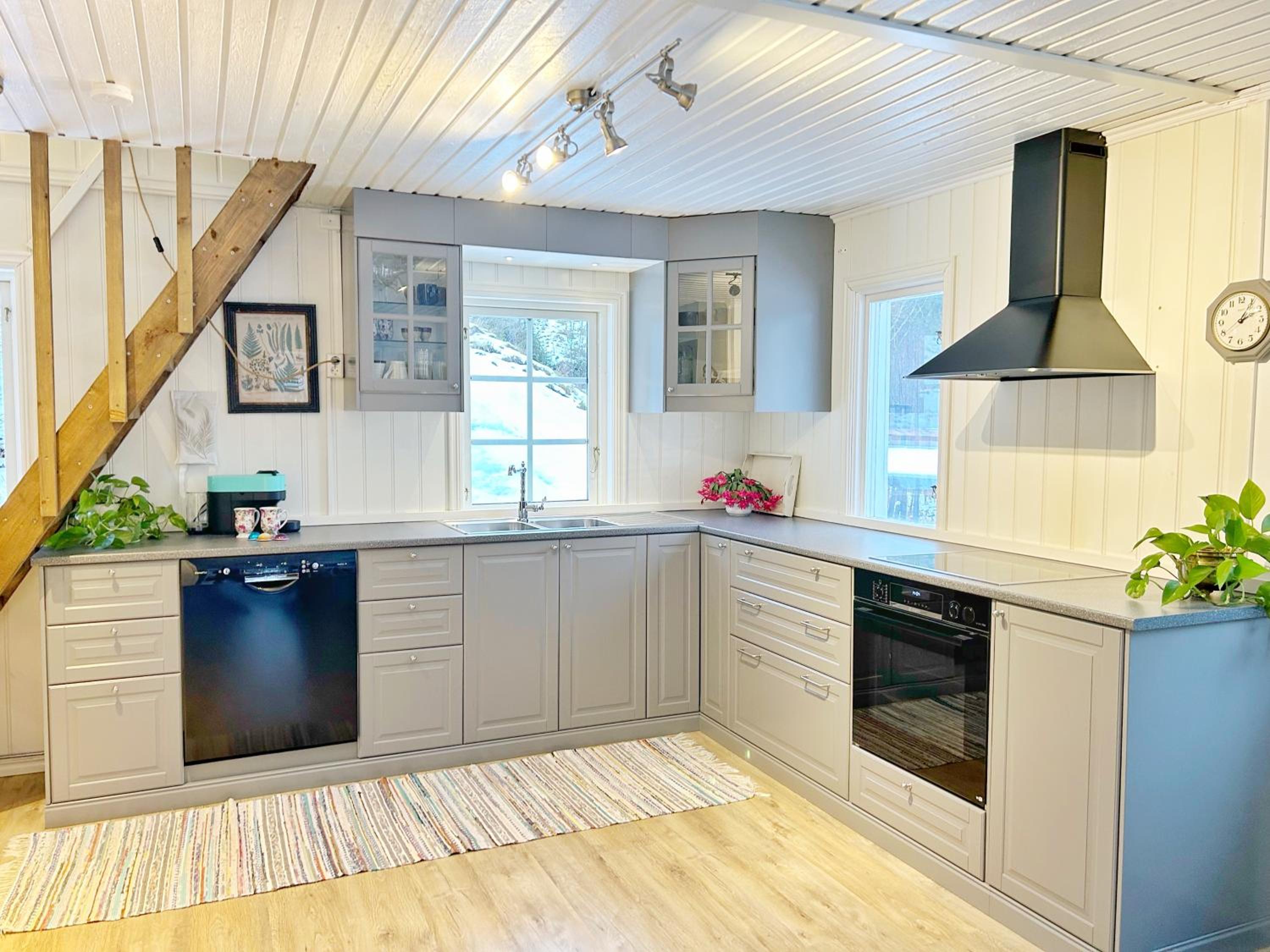 Two-Bedroom House - Photo 24