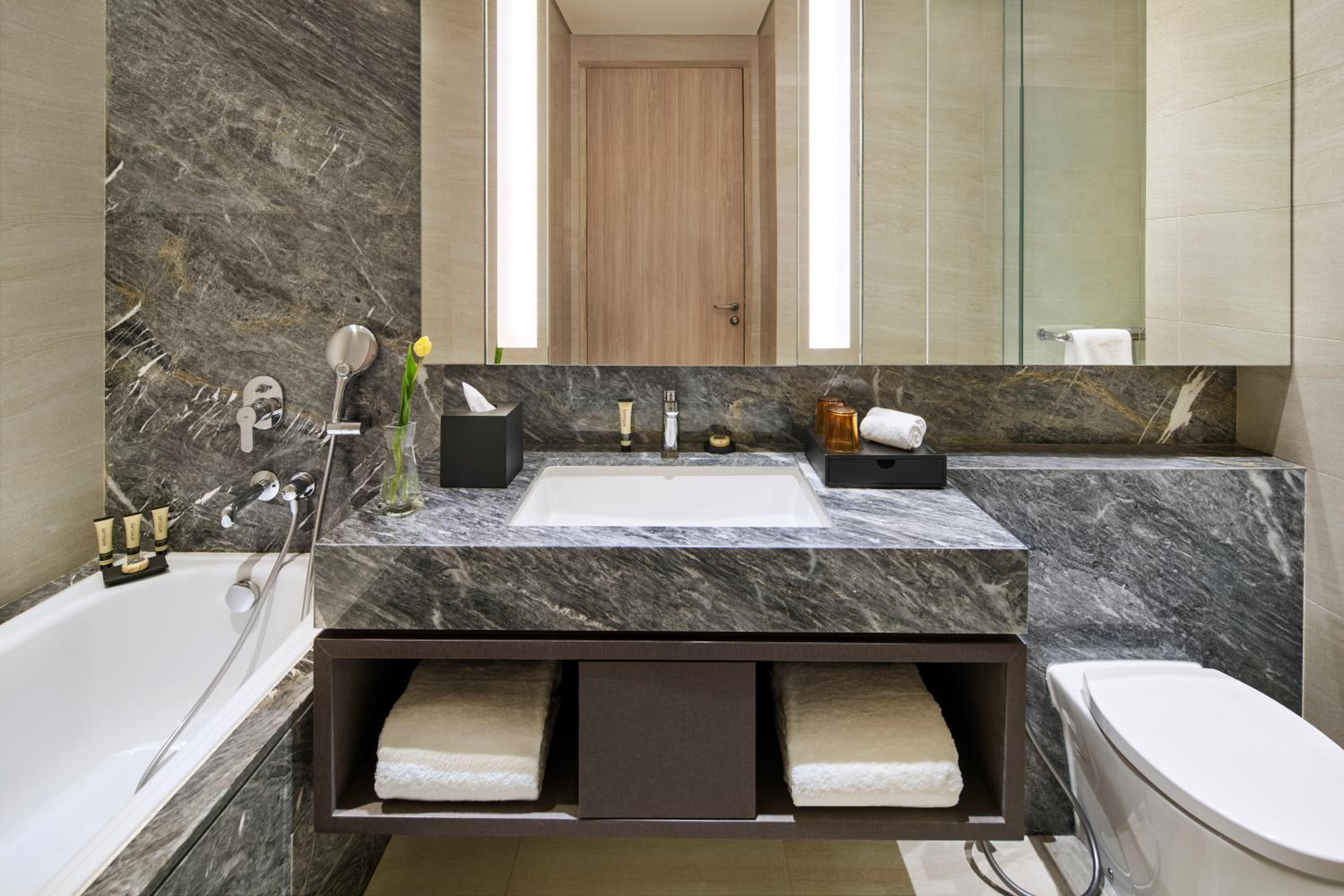 One-Bedroom Executive Suite - Photo 4