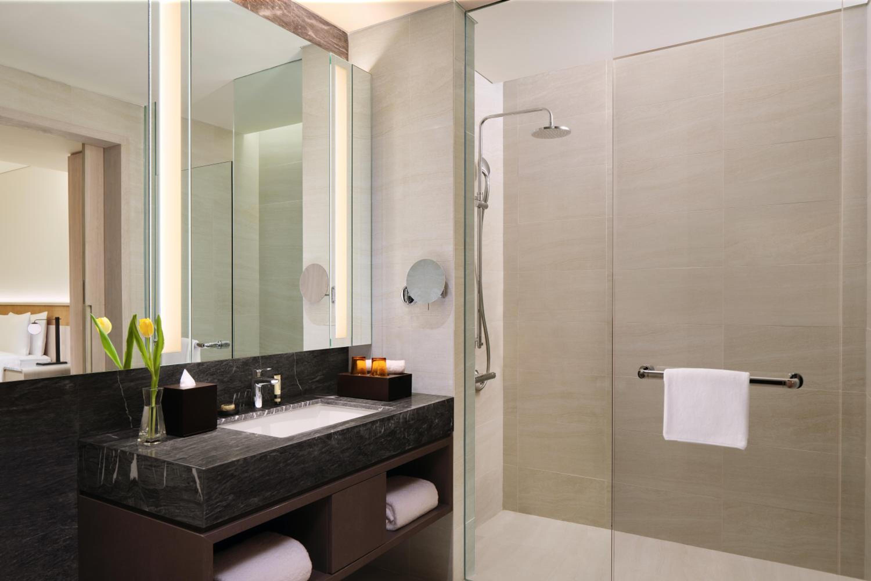 One-Bedroom Suite Twin - Photo 3