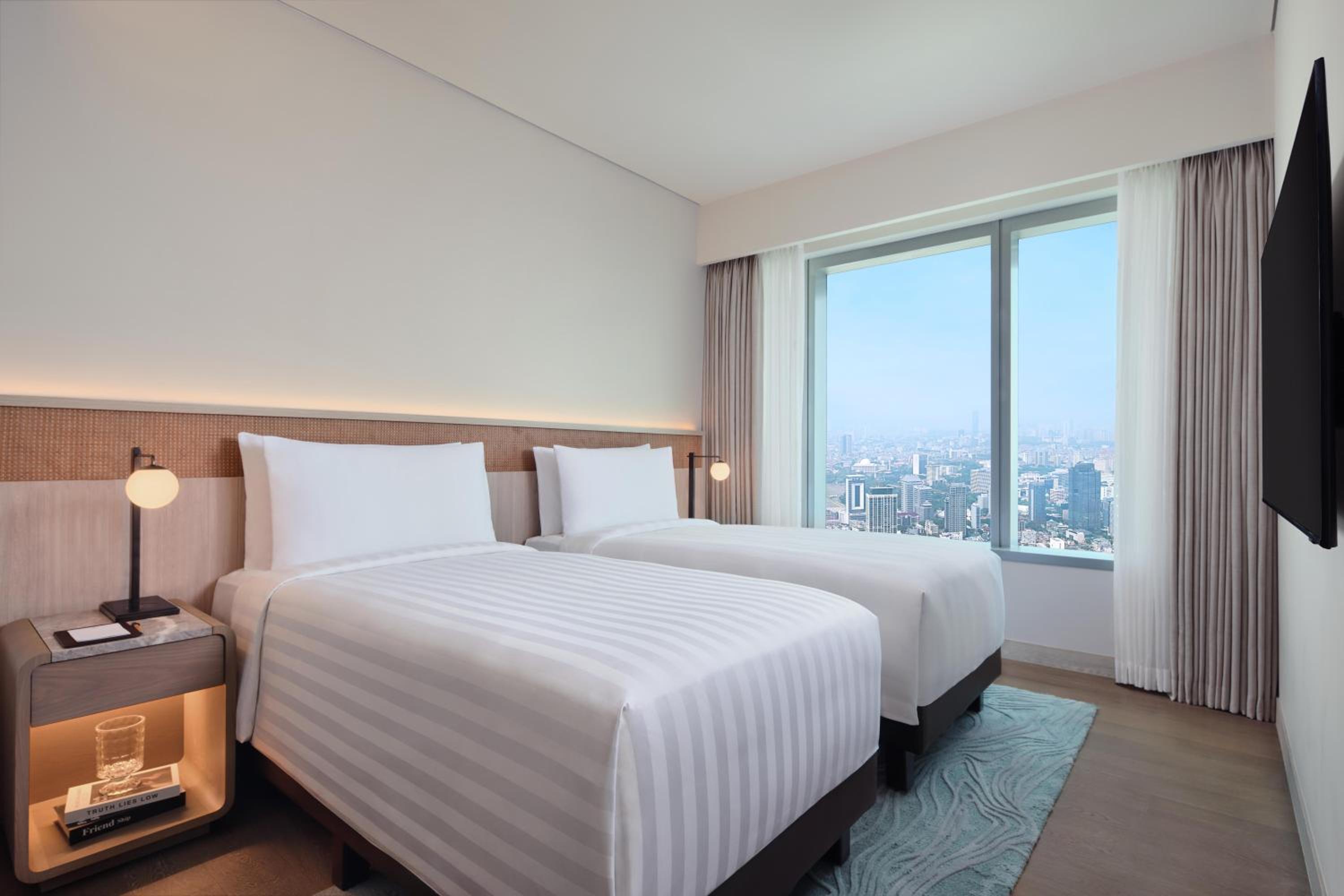 One-Bedroom Premier Suite Twin