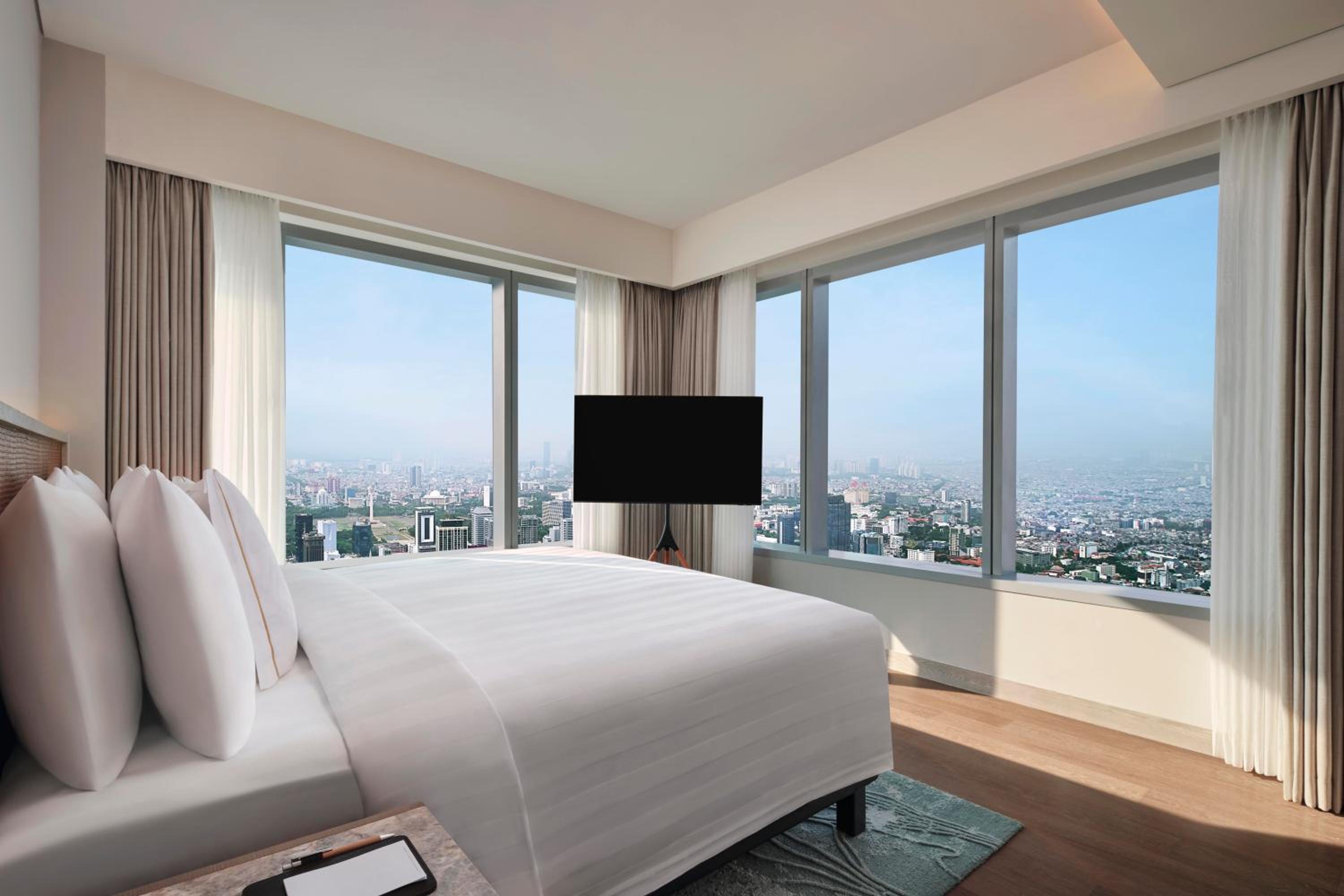 One-Bedroom Deluxe Suite - Photo 7