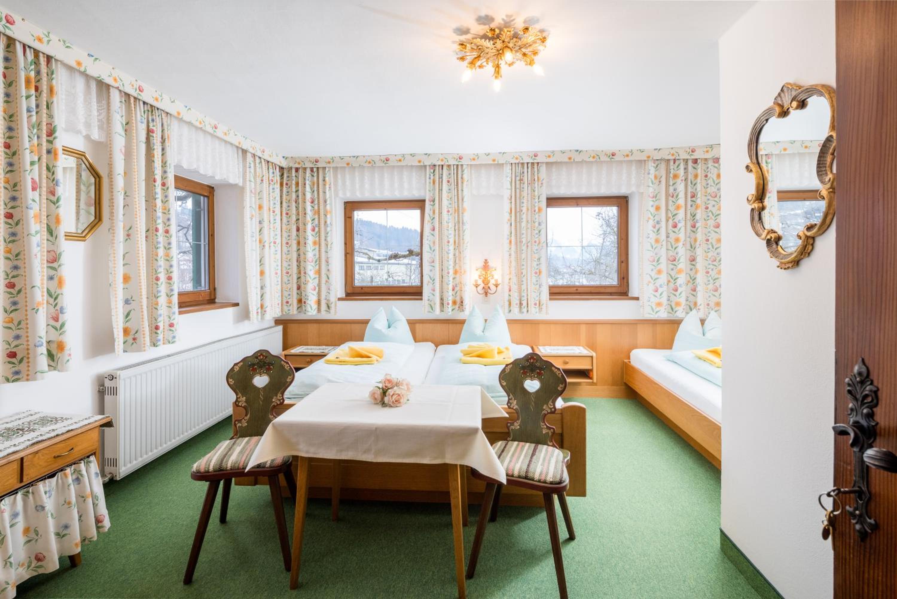 Triple Room - Photo 1