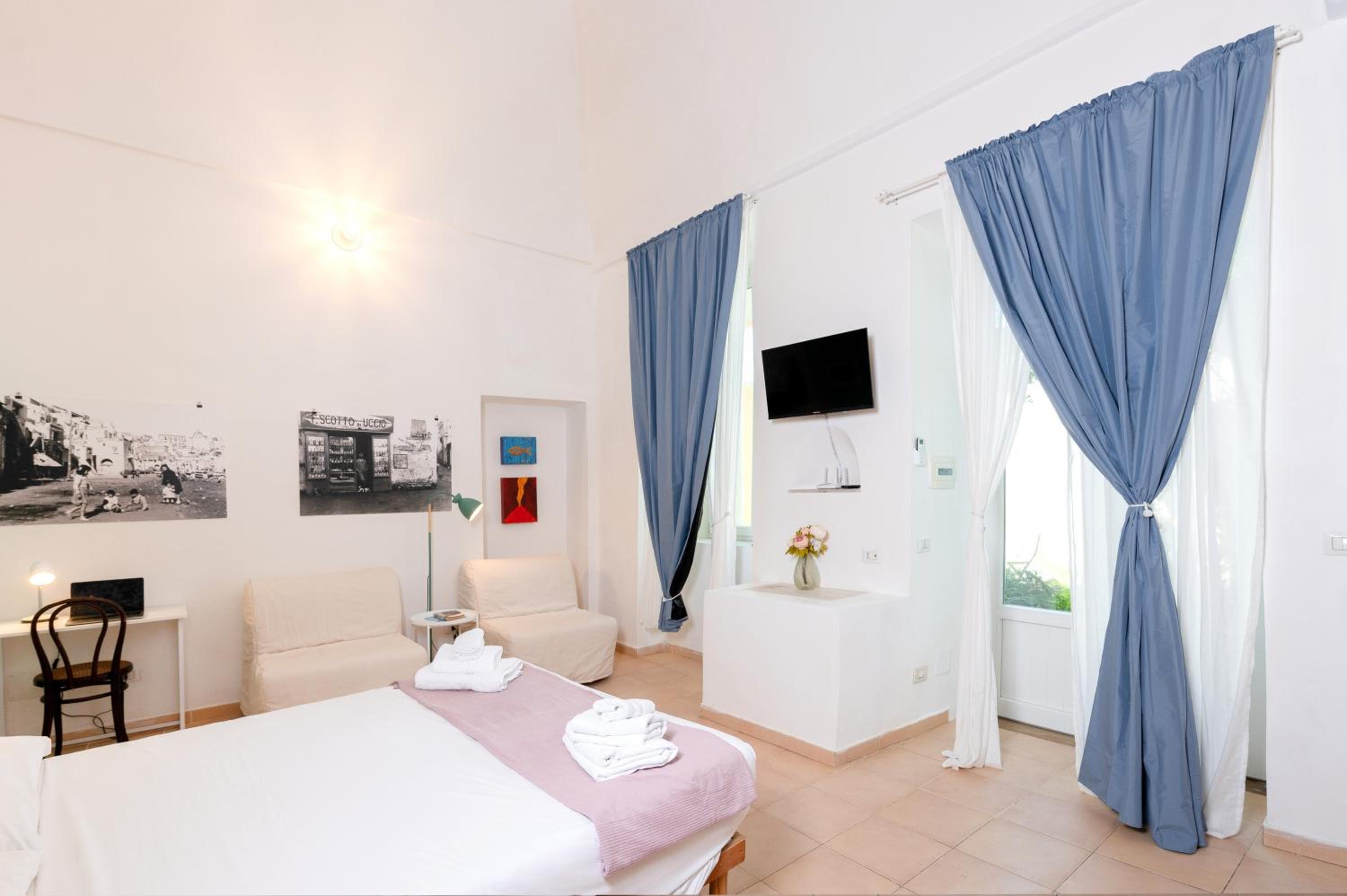 Economy Double Room photo 2
