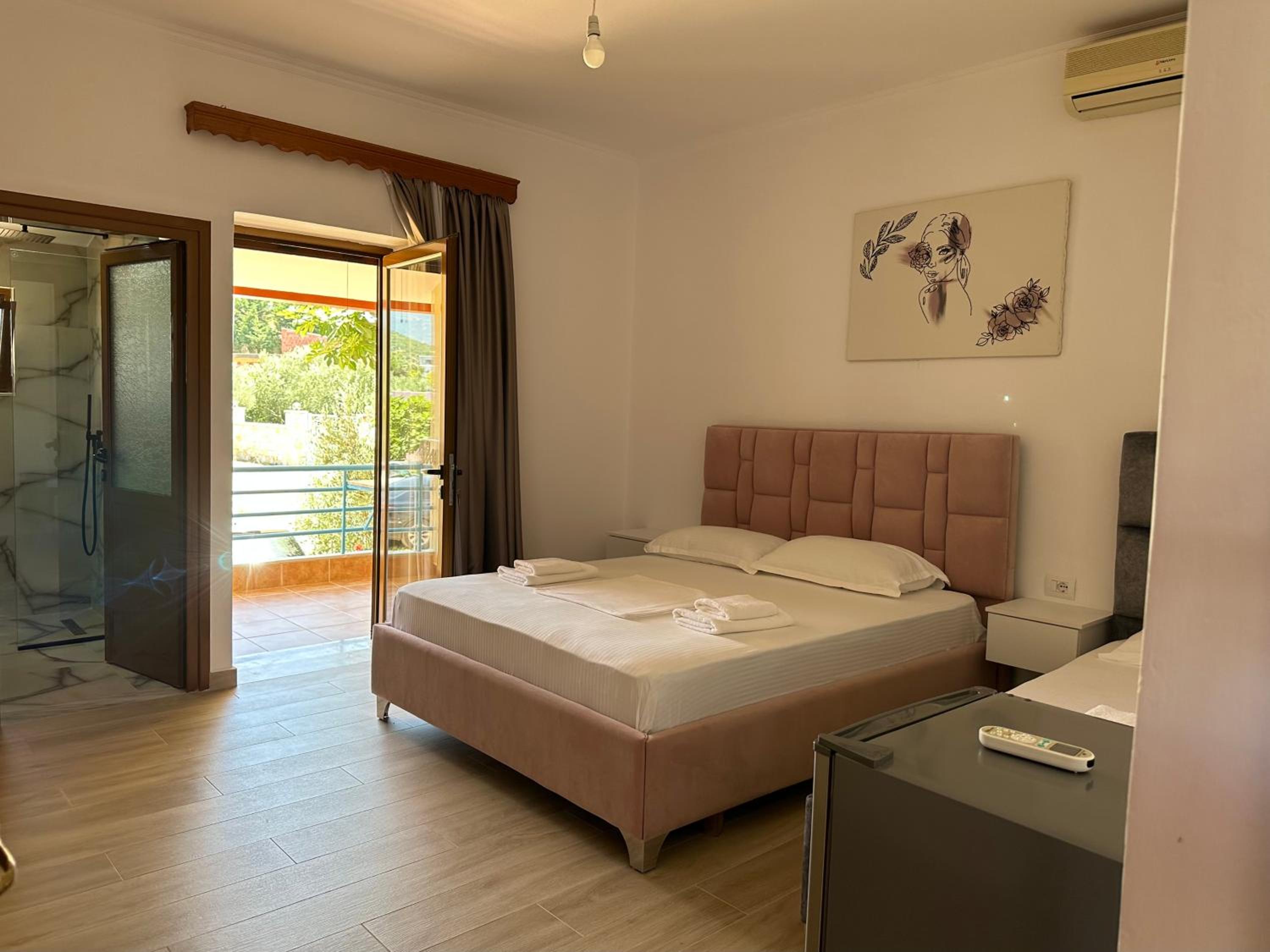 Villa photo 3