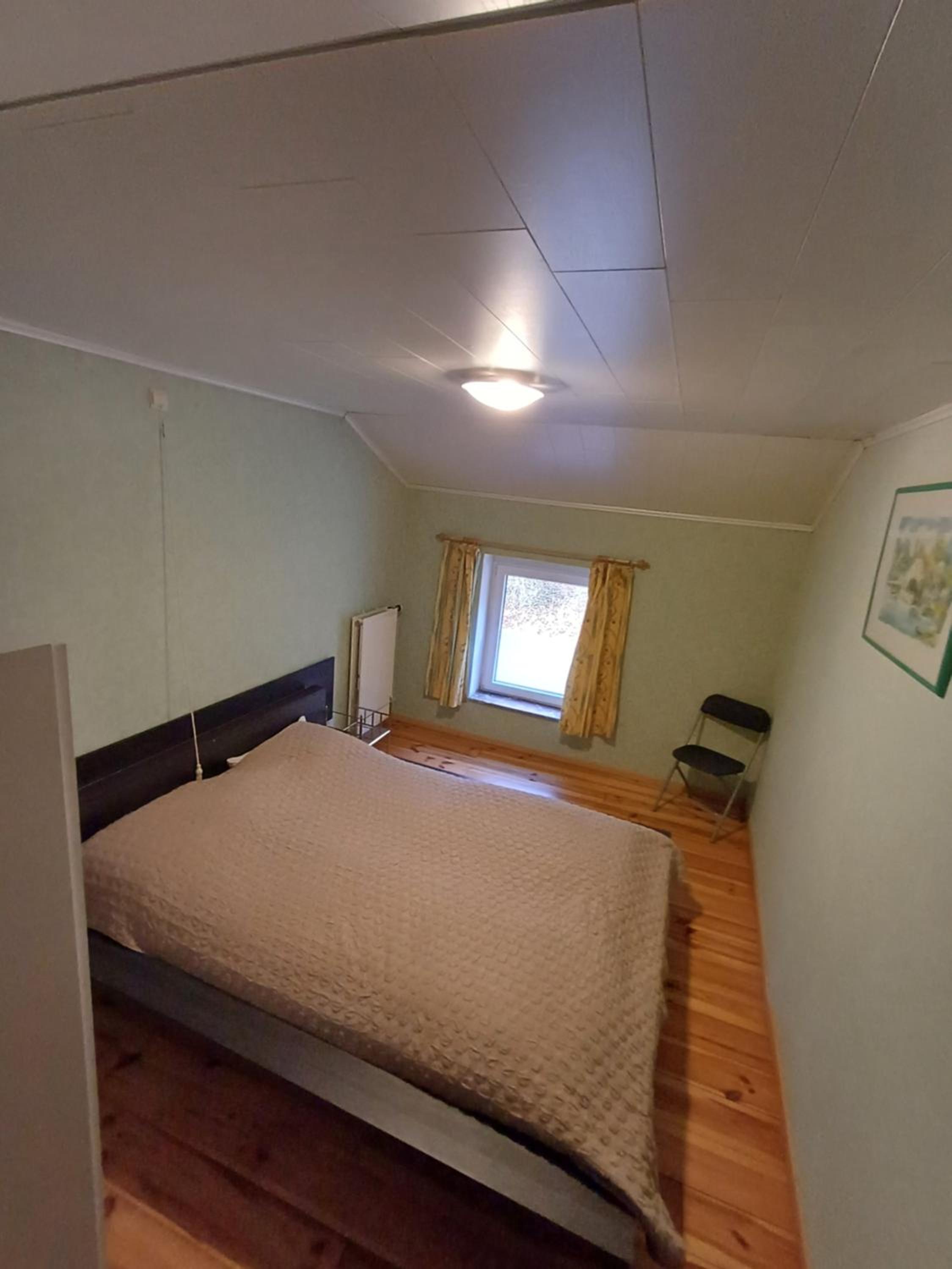 Three-Bedroom House photo 3