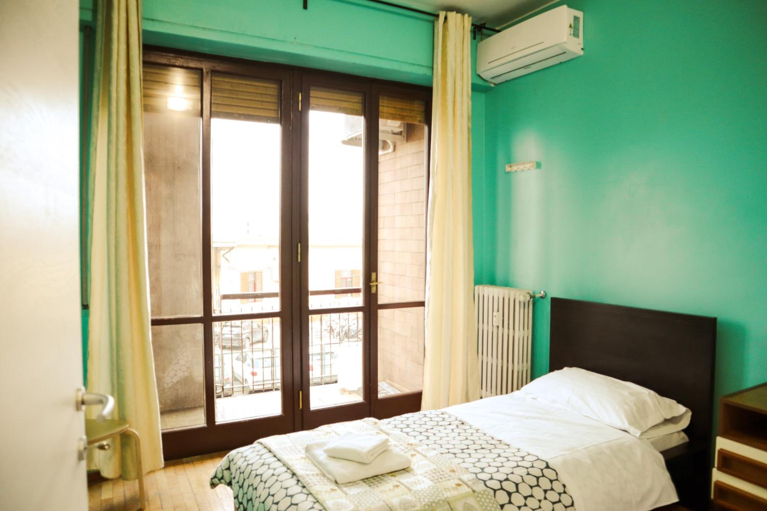 Standard Single Room With Shared Bathroom photo 2